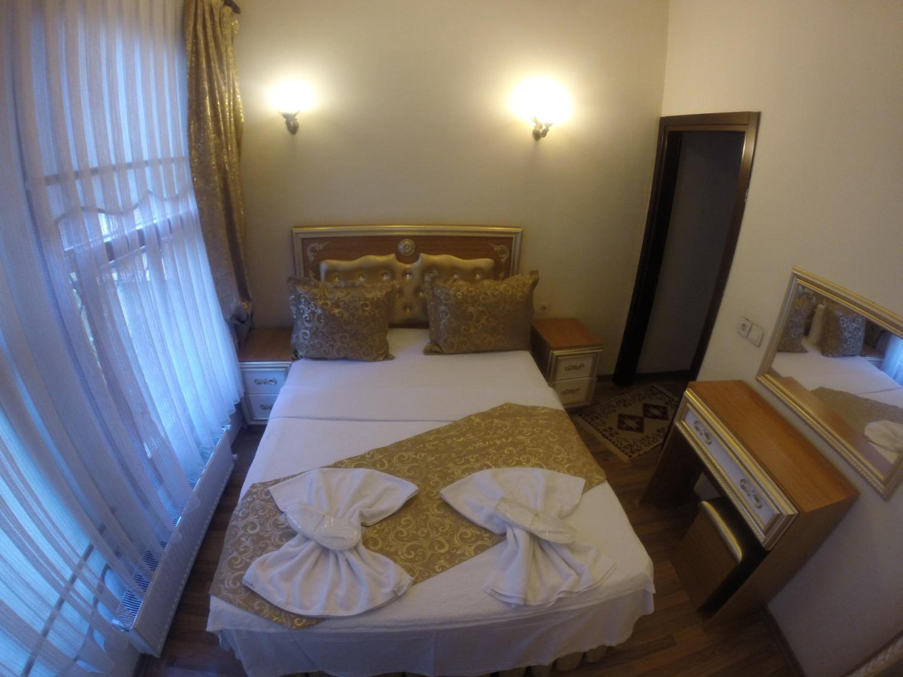 Blue Eye Suites