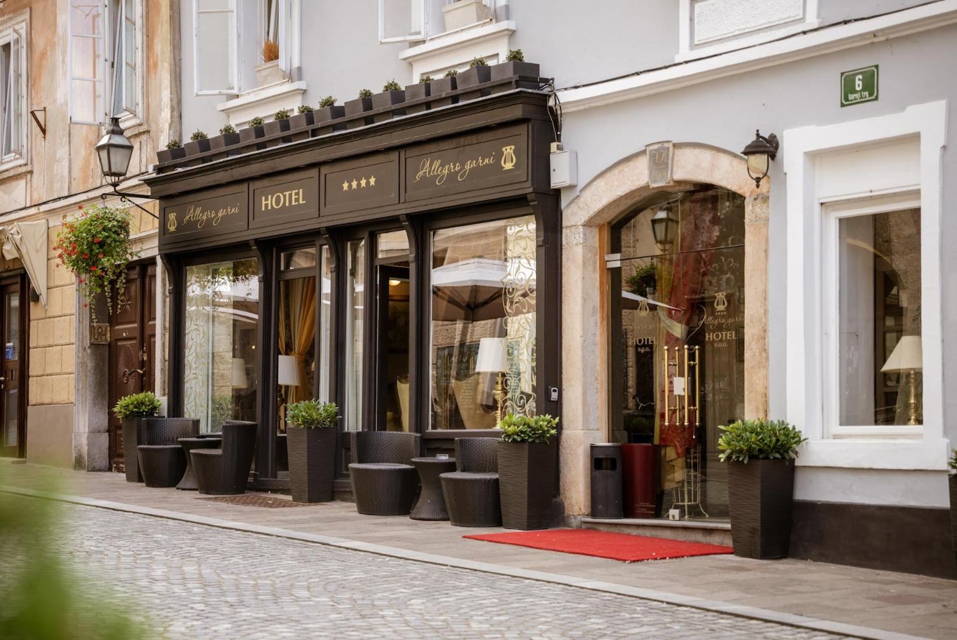 Hotel Allegro Hotel - Image 1