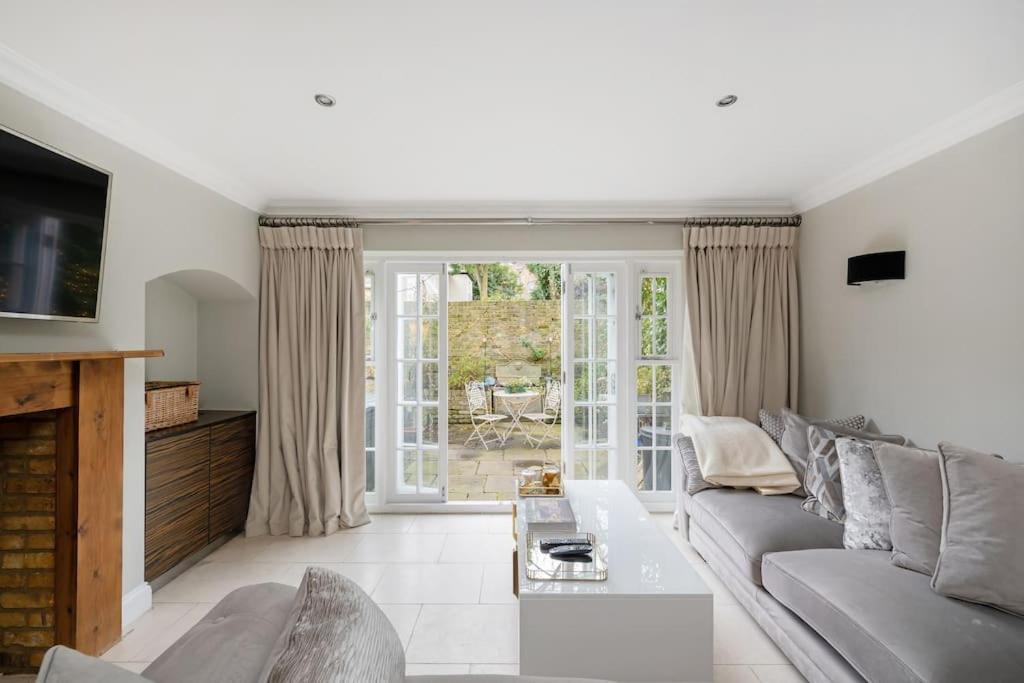 Fairytale Garden House - Next to Victoria Station & Pet Friendly