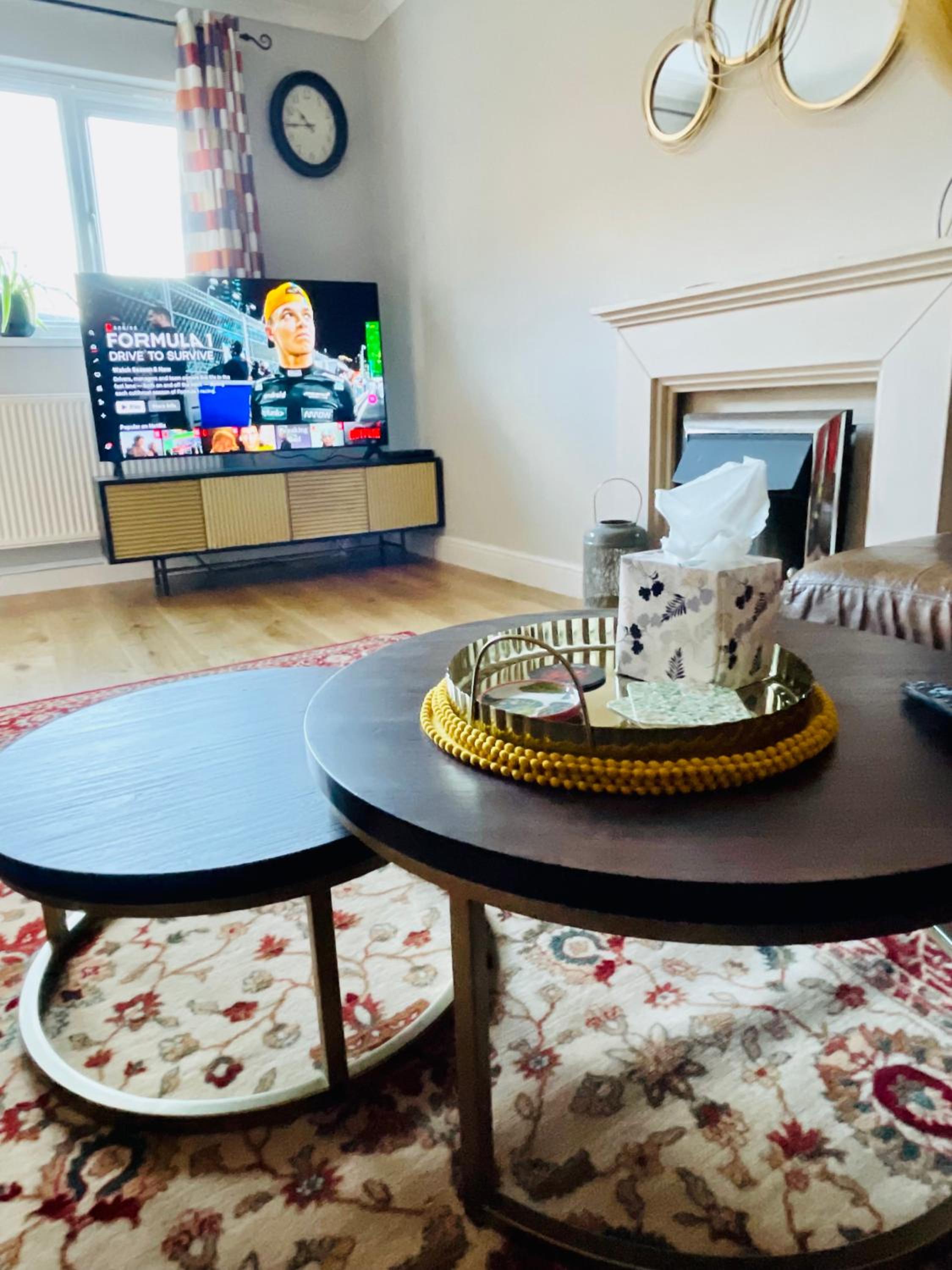 Tanglewood Close, 3 Bedroom house, Abergavenny with private parking, view 3