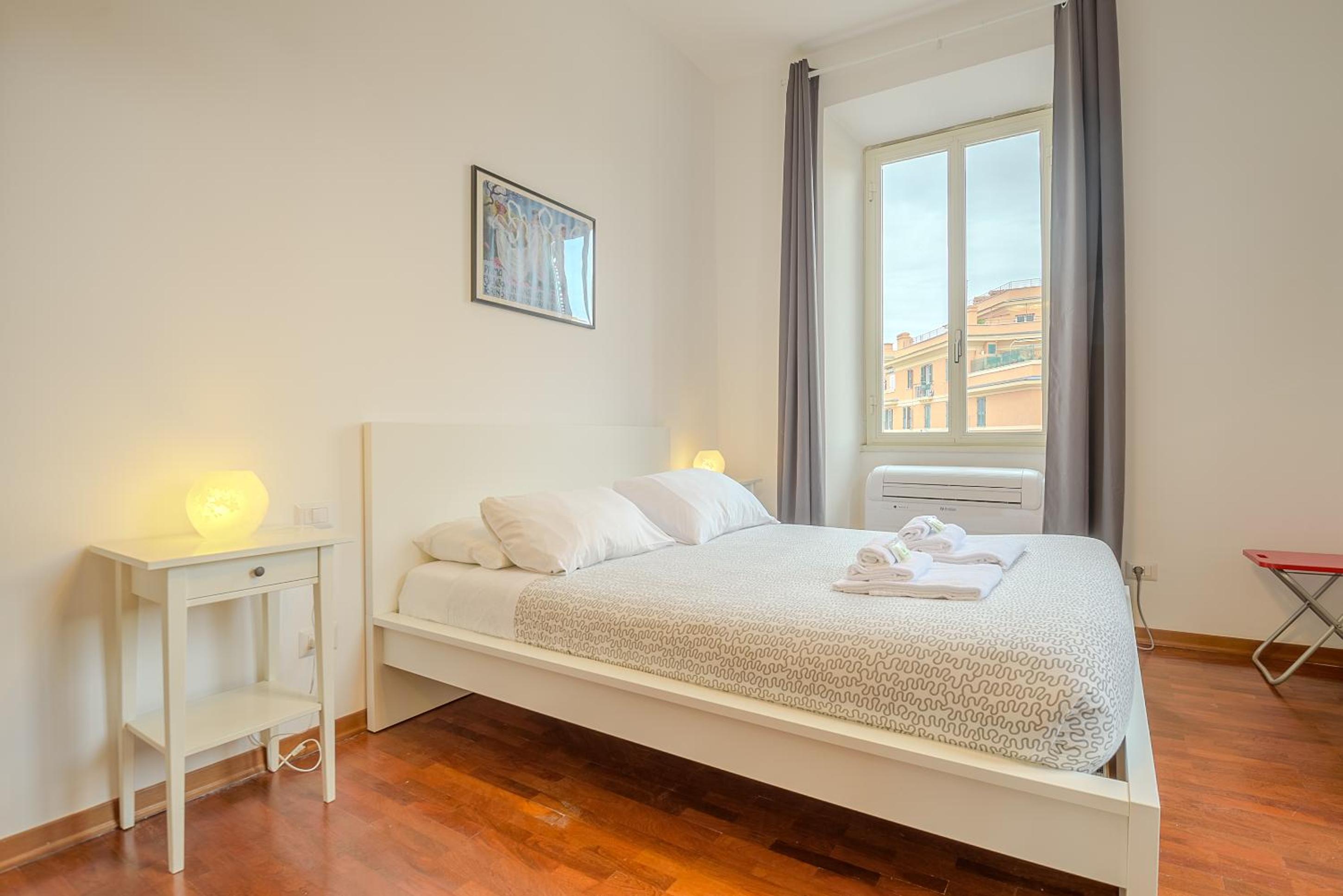 Candia Cento Apartment Vatican Museums