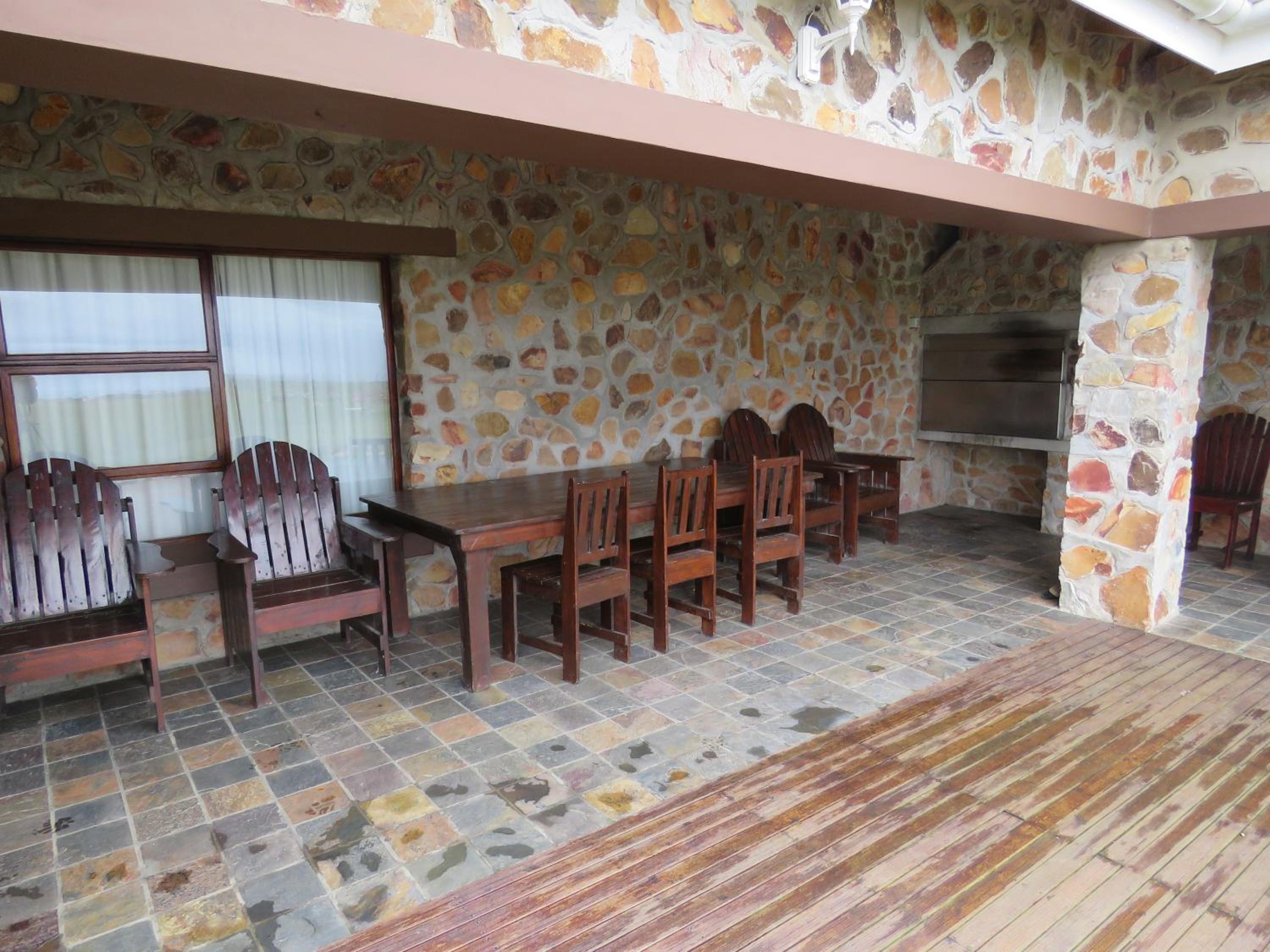 Mentors Country Estate