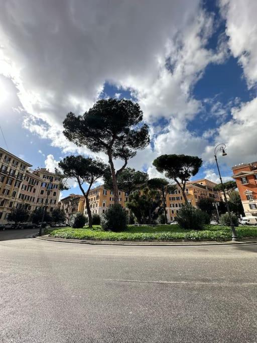 Spacious and cozy apartment in Piazza Verbano