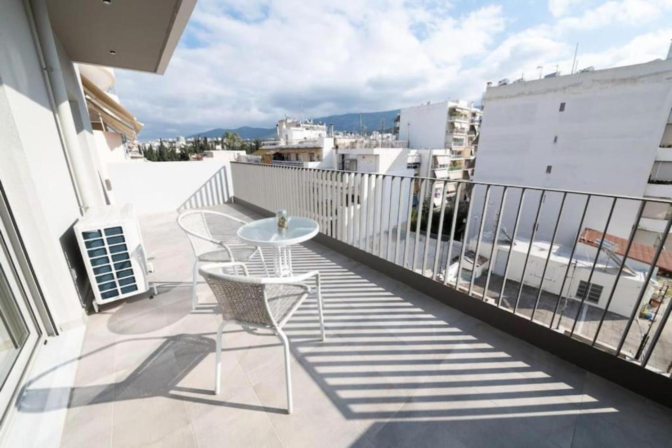 Modern 7th-floor apartment with city view (FORM_G2)