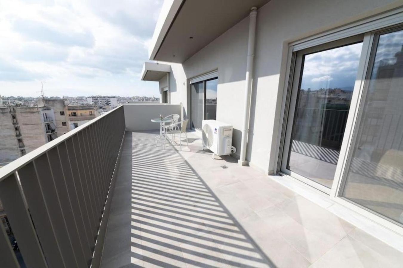 Modern 7th-floor apartment with city view (FORM_G2)