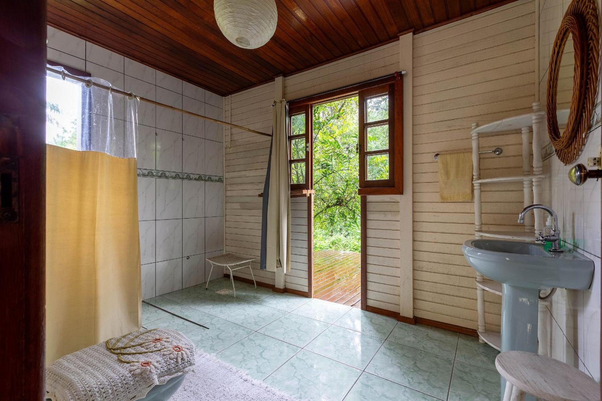 Cachoeira Privativa + Termas a 8min e momento em família