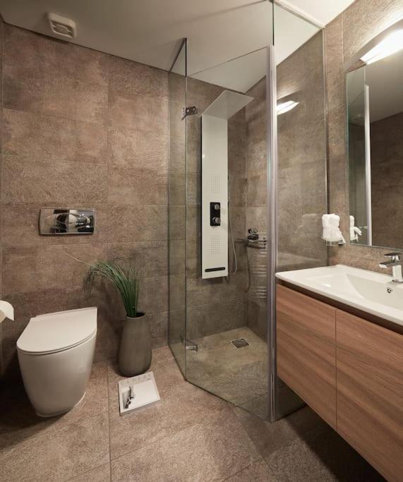 CW Athens Riviera Suite