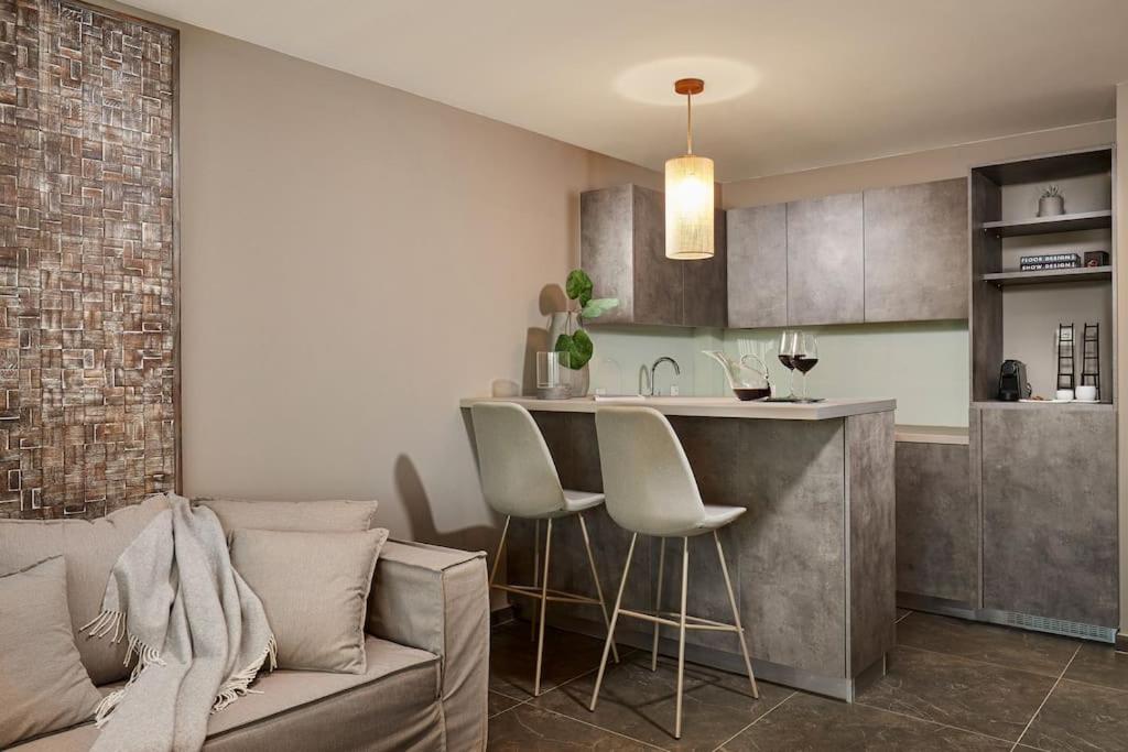 CW Athens Riviera Suite