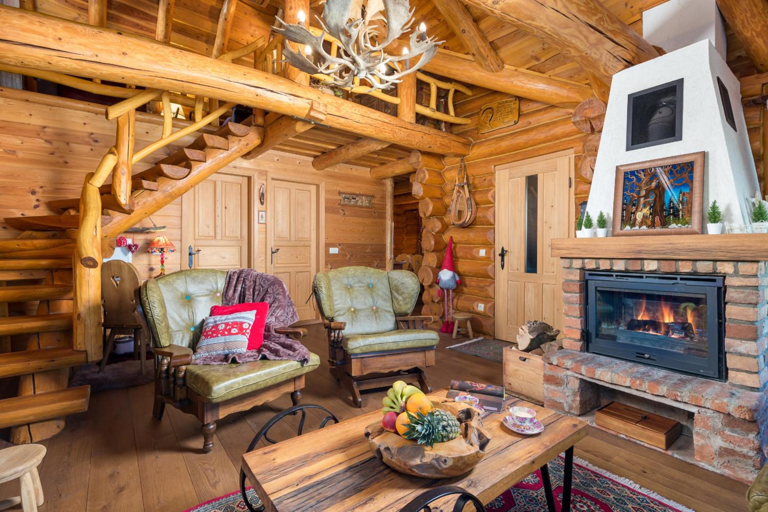 Rustic villa Roza with outdoor pool in Kupjak