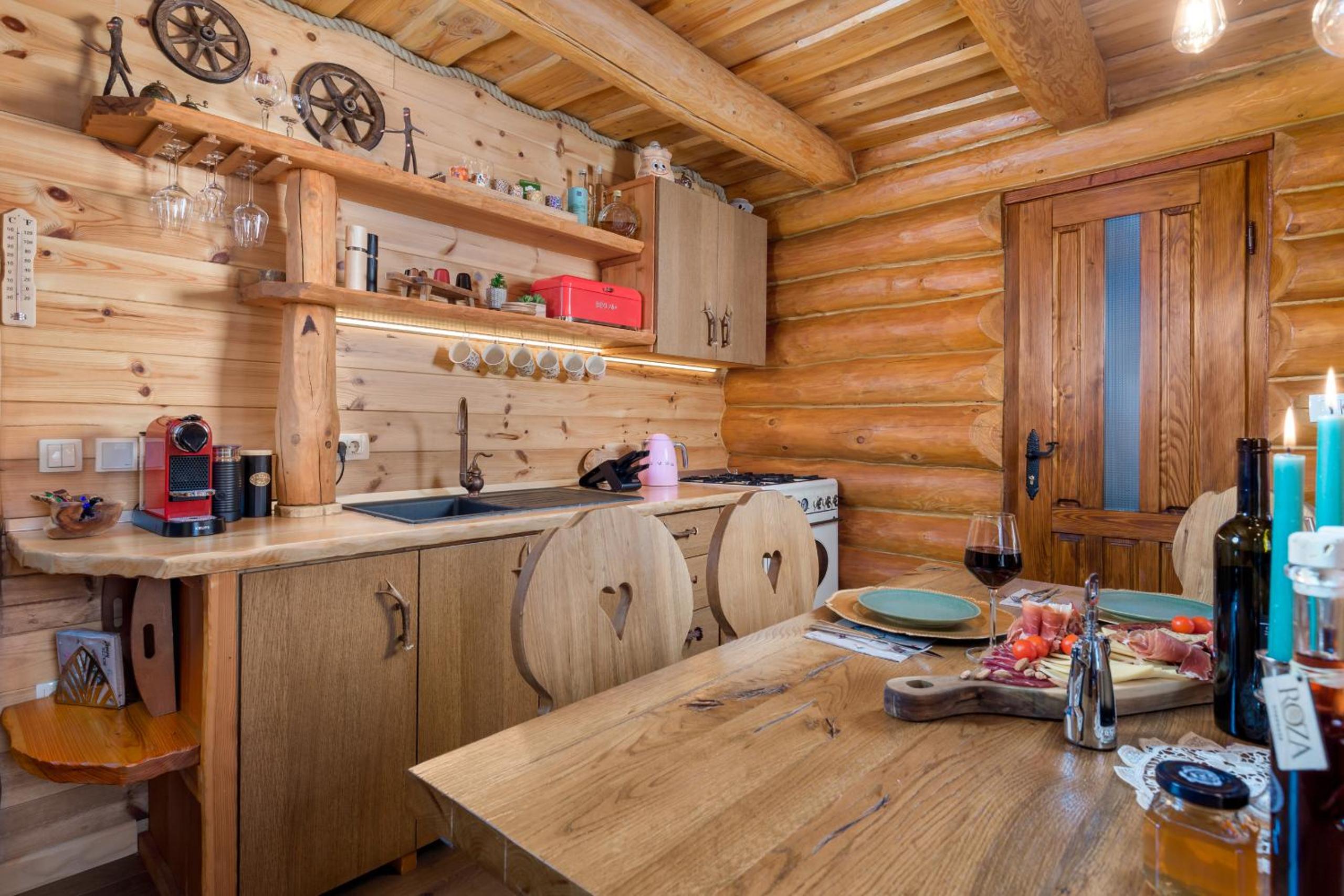 Rustic villa Roza with outdoor pool in Kupjak
