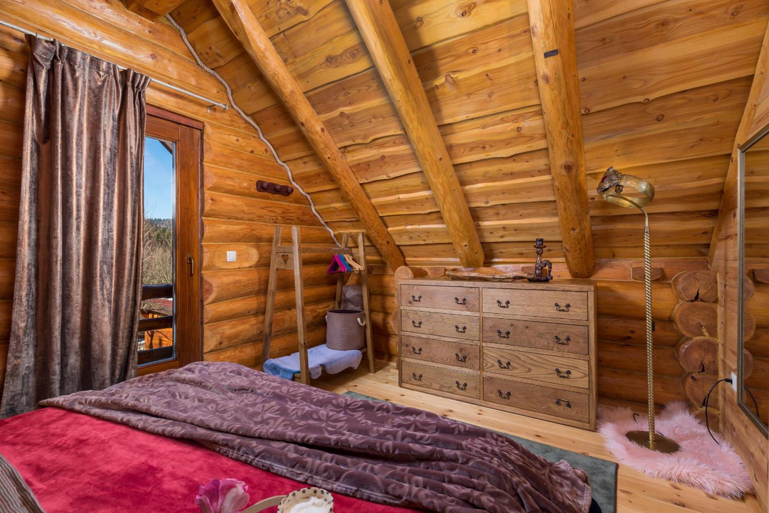 Rustic villa Roza with outdoor pool in Kupjak