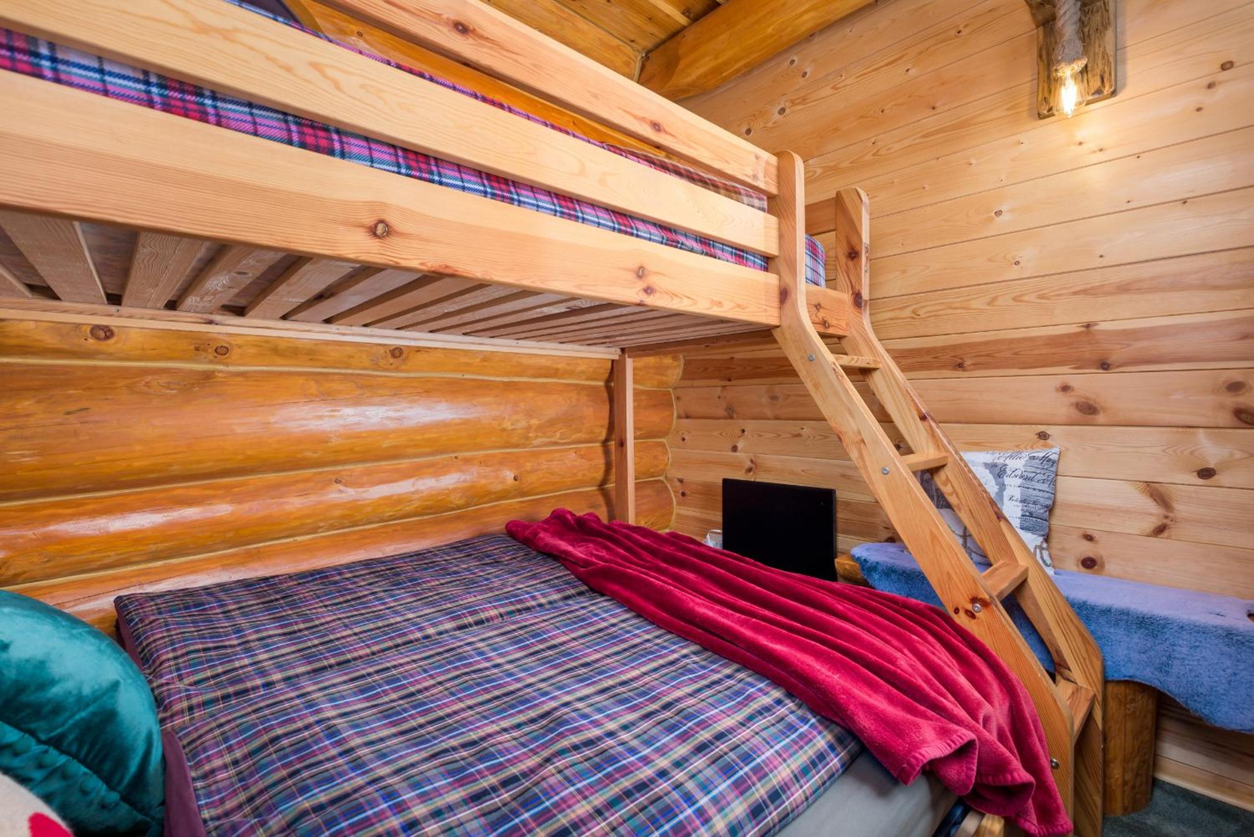 Rustic villa Roza with outdoor pool in Kupjak