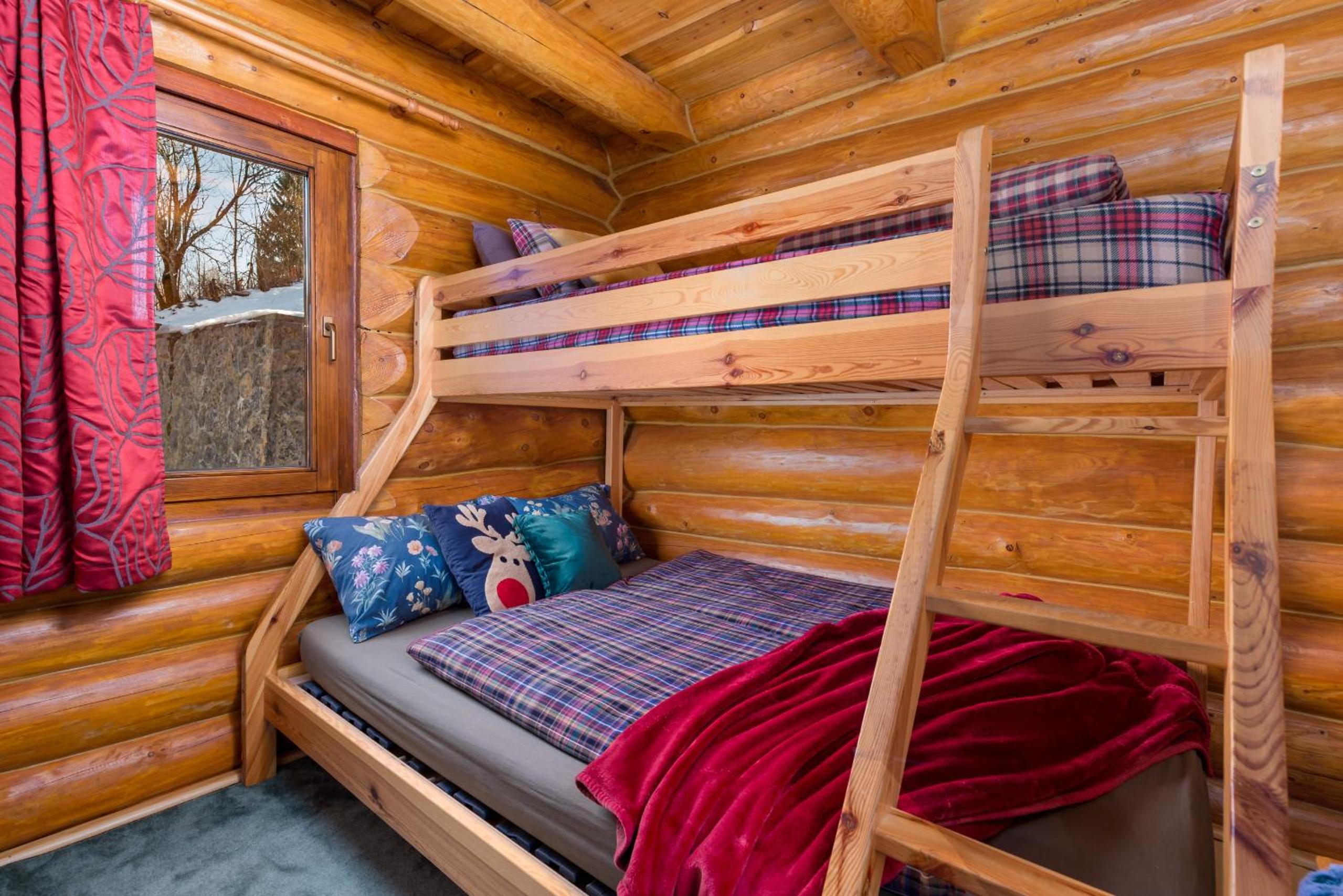 Rustic villa Roza with outdoor pool in Kupjak