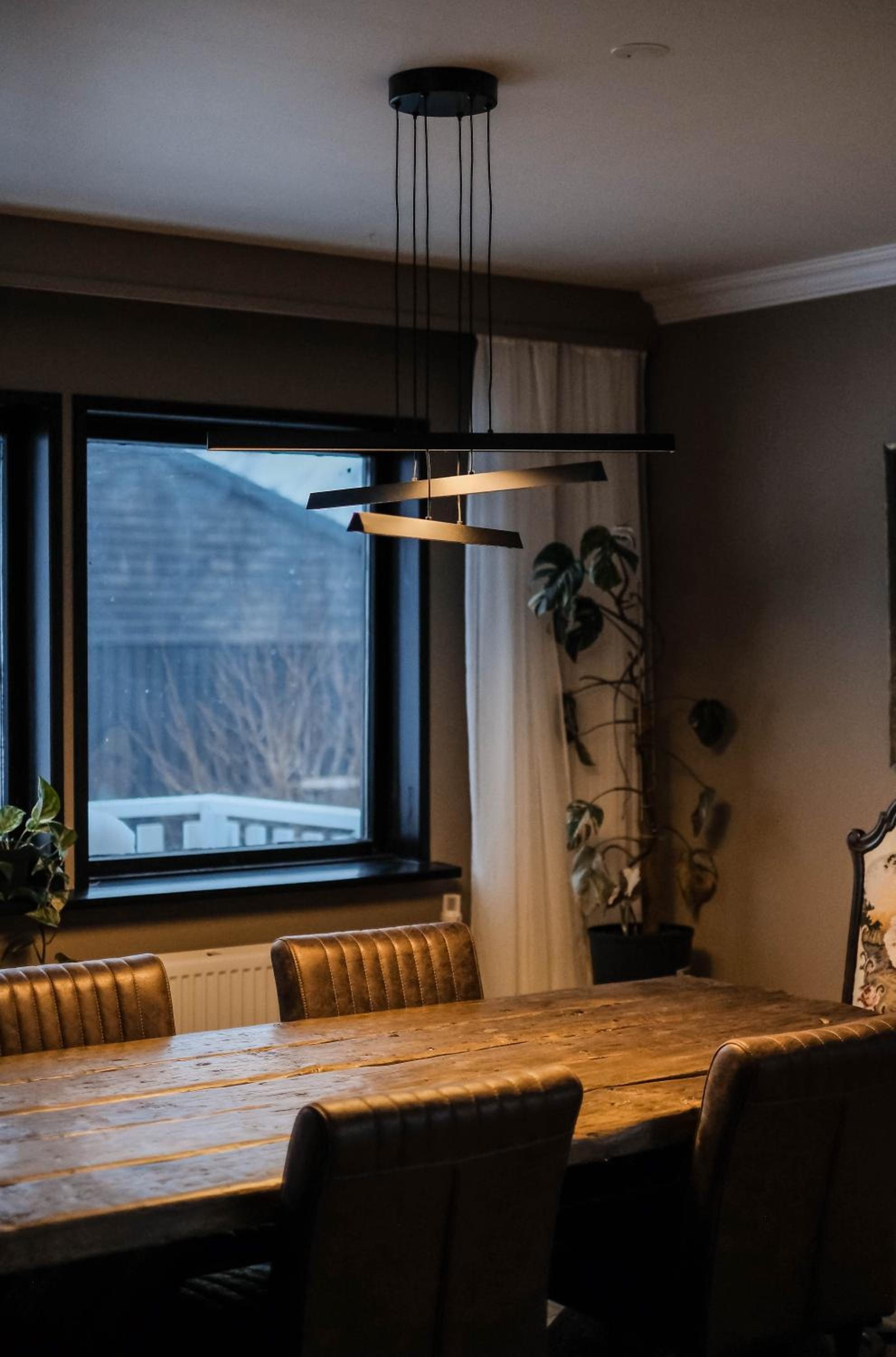 Botnahlid Villa, Mountain and Town views and outdoor Sauna