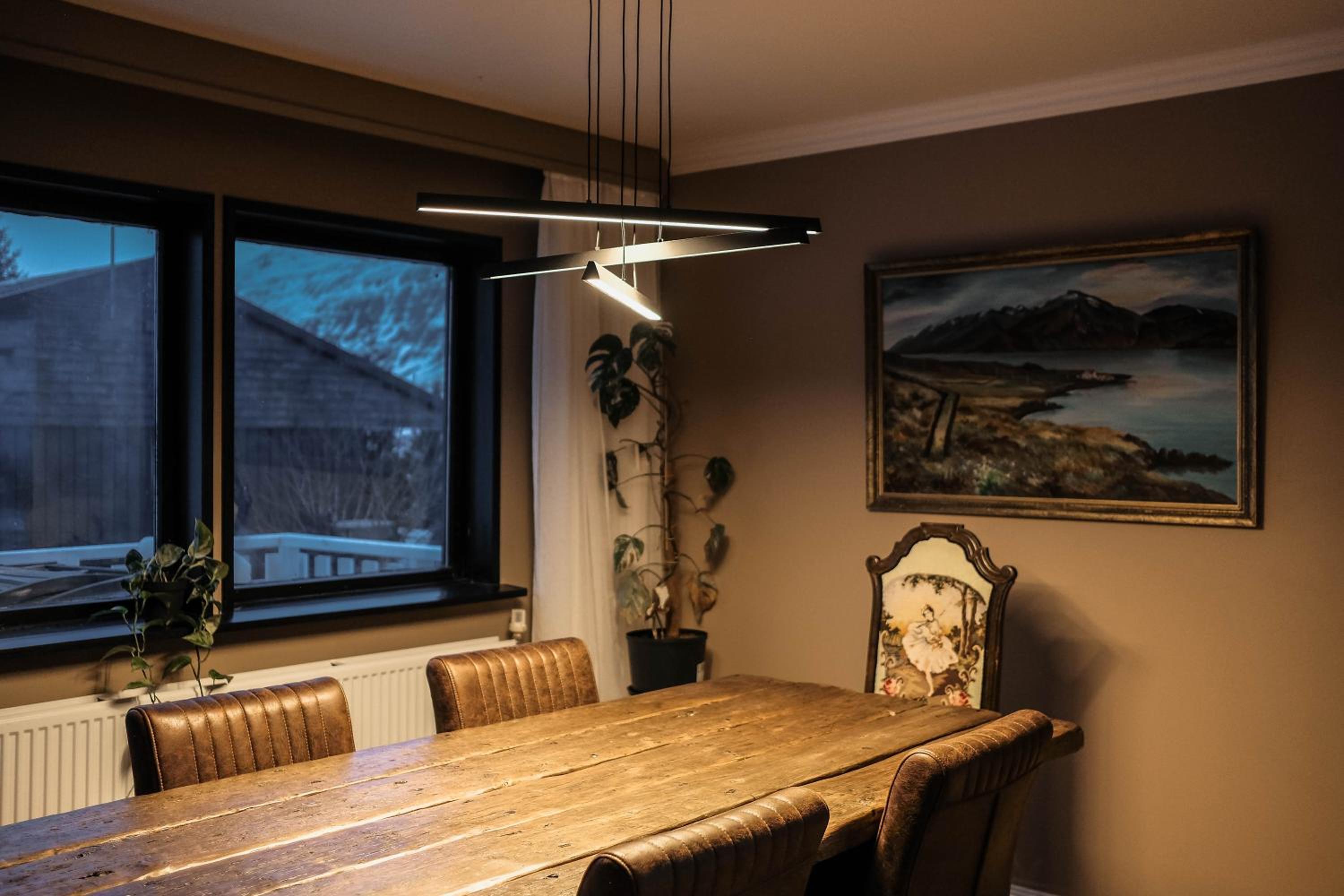 Botnahlid Villa, Mountain and Town views and outdoor Sauna