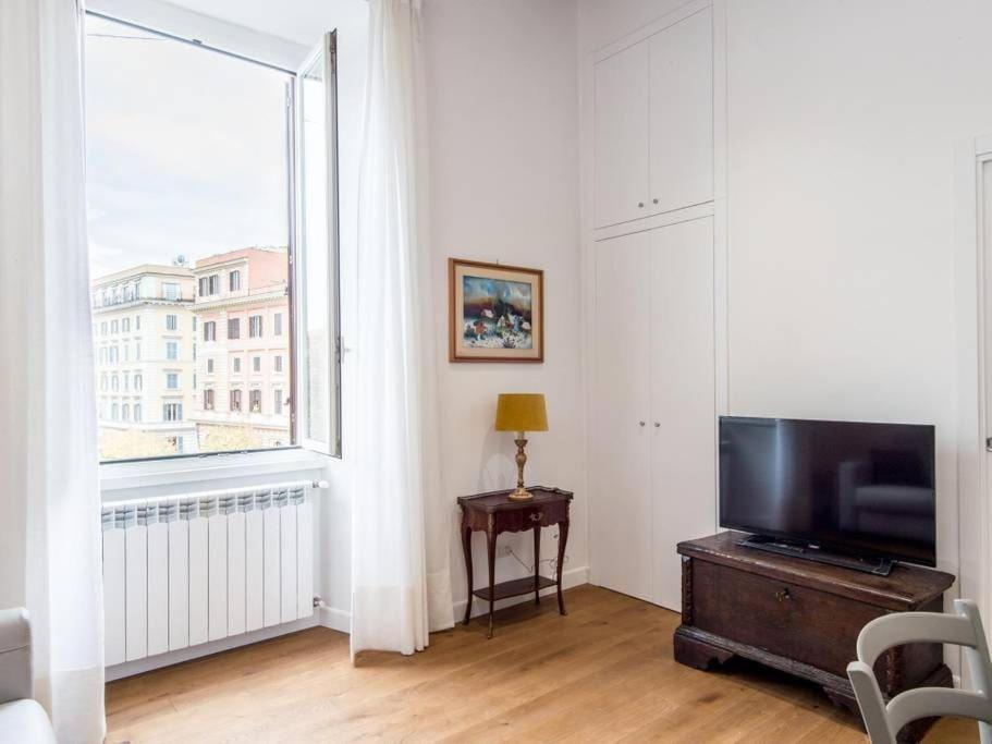 Trastevere Luxury Bright Apartment