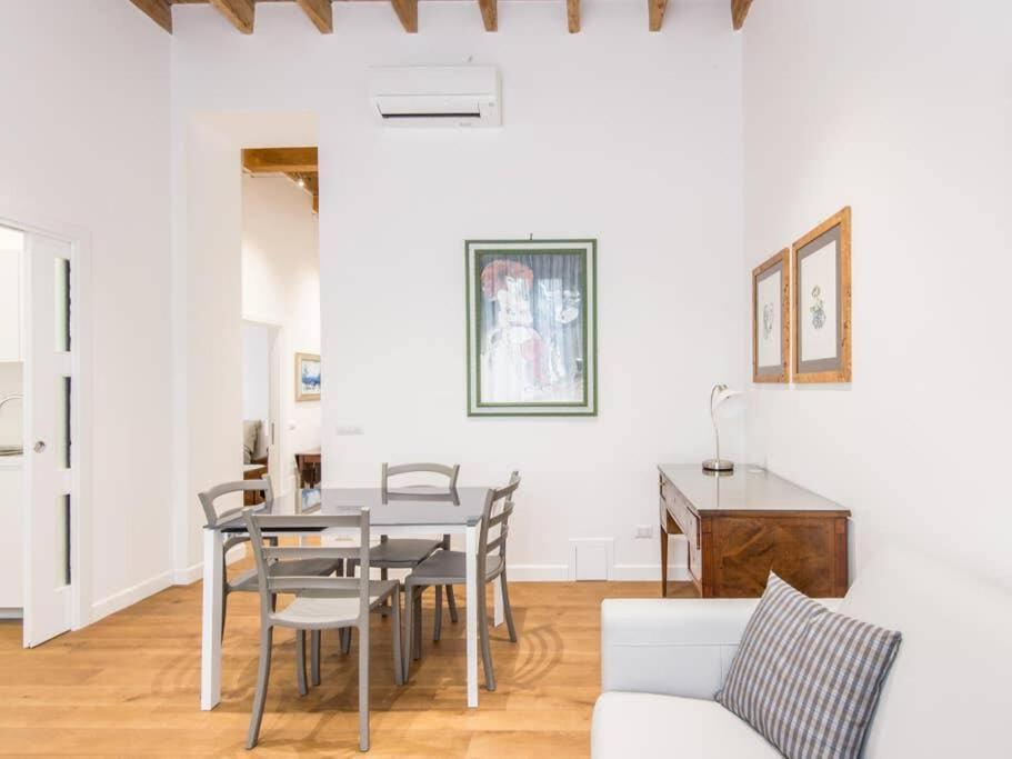 Trastevere Luxury Bright Apartment