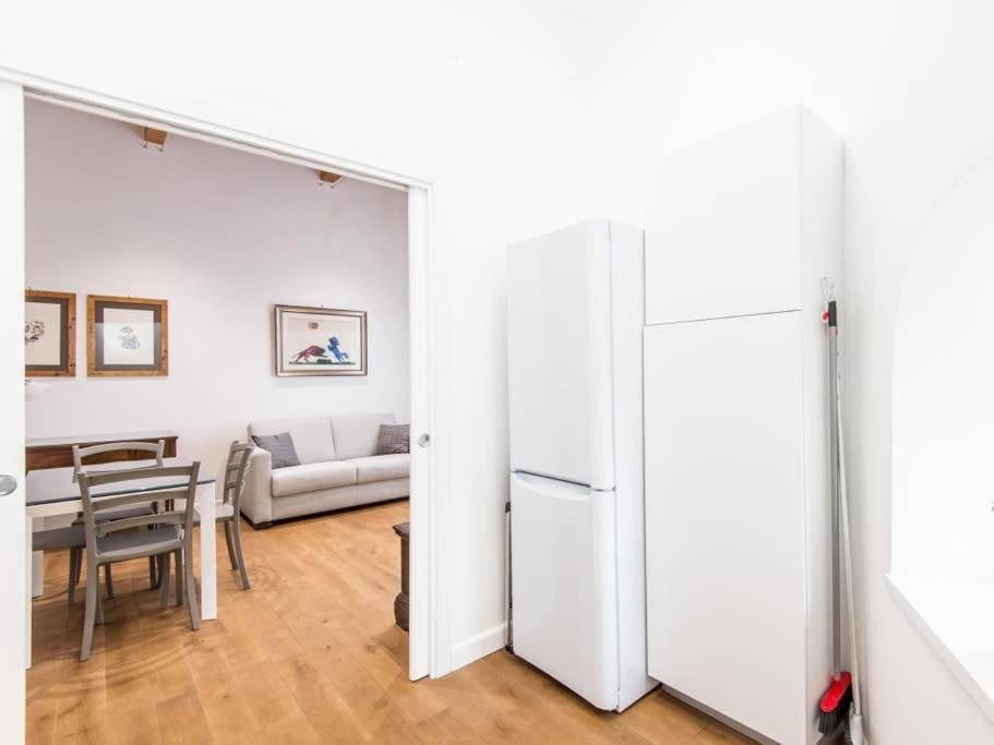 Trastevere Luxury Bright Apartment