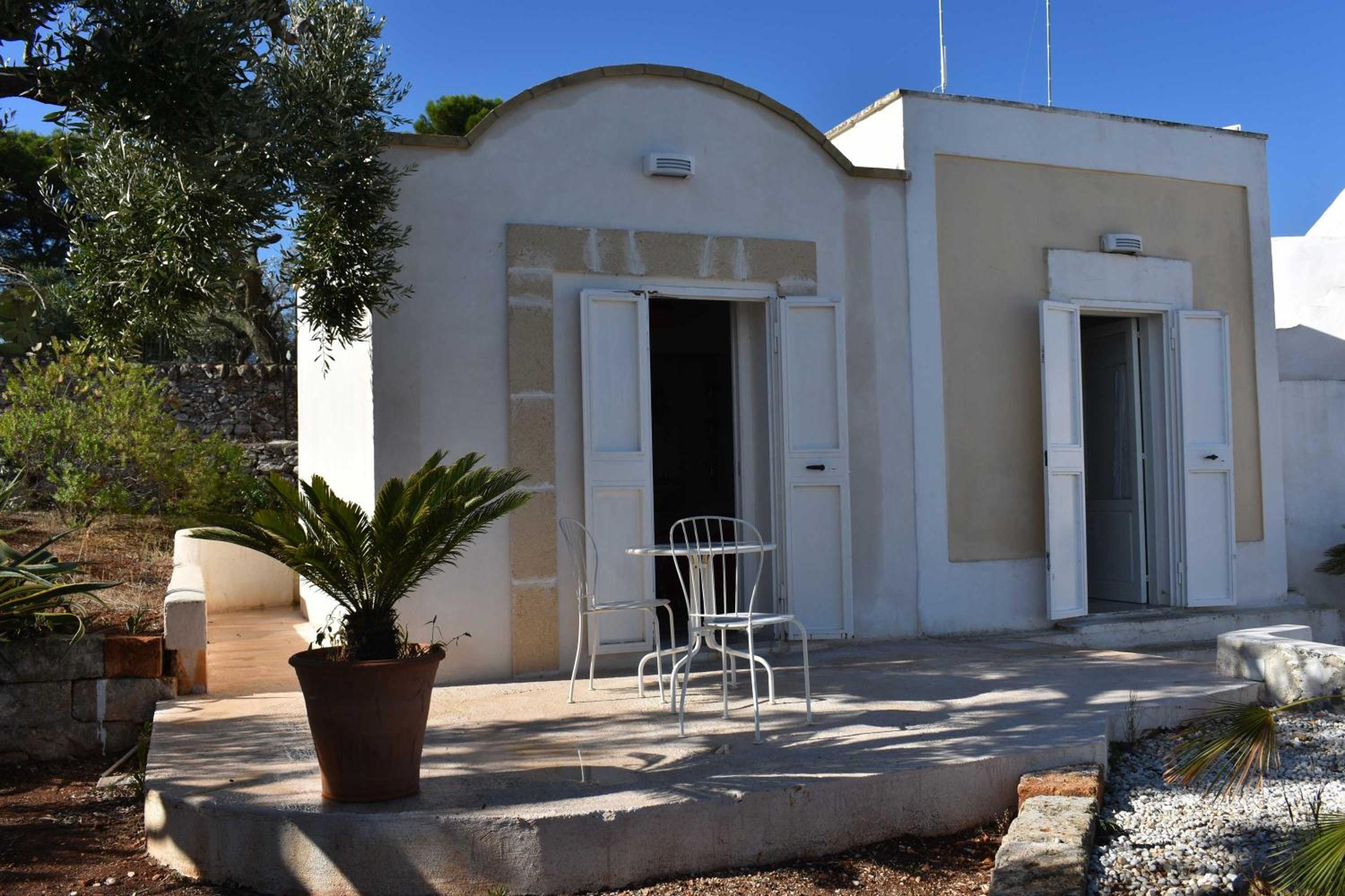 Trullo Bello Sguardo by Perle di Puglia