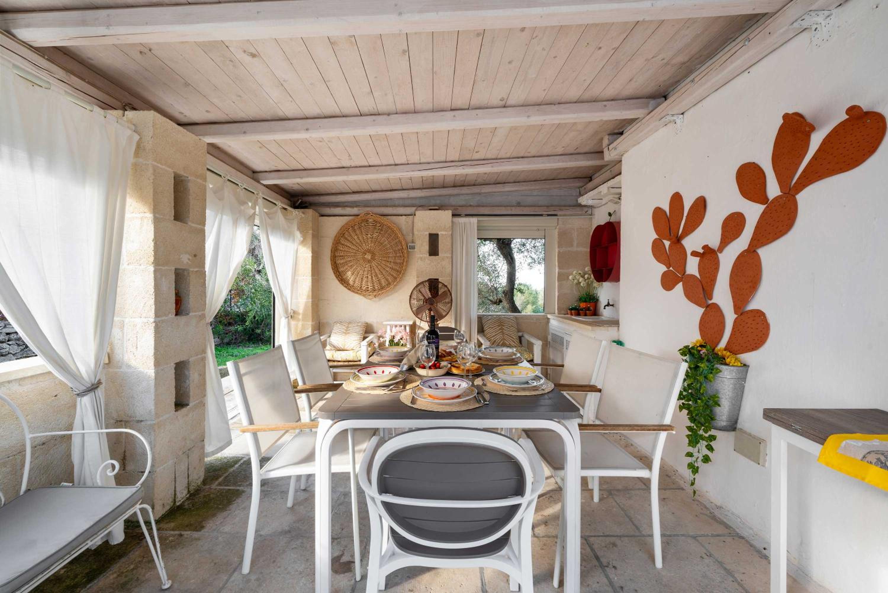 Trullo Bello Sguardo by Perle di Puglia