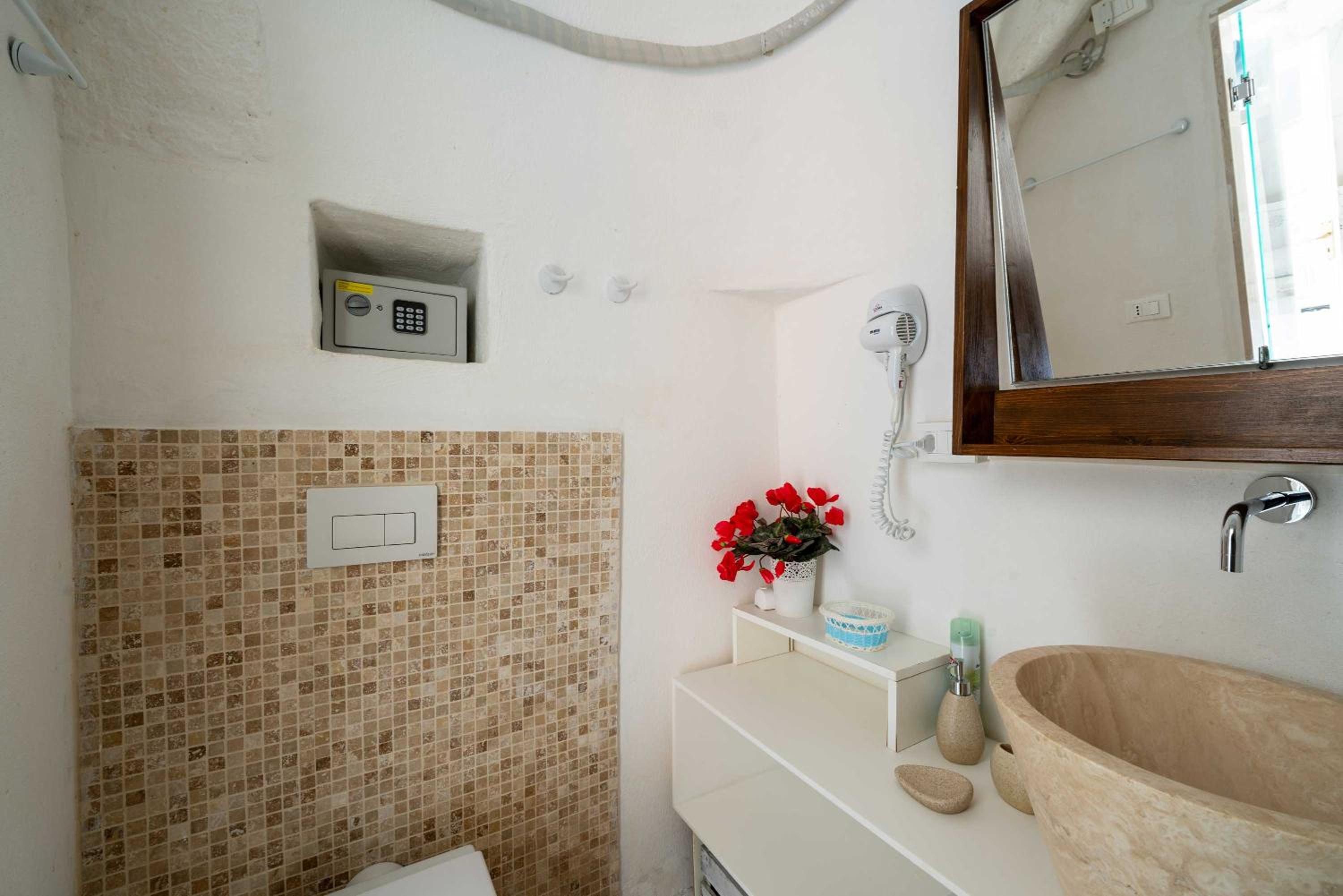 Trullo Bello Sguardo by Perle di Puglia