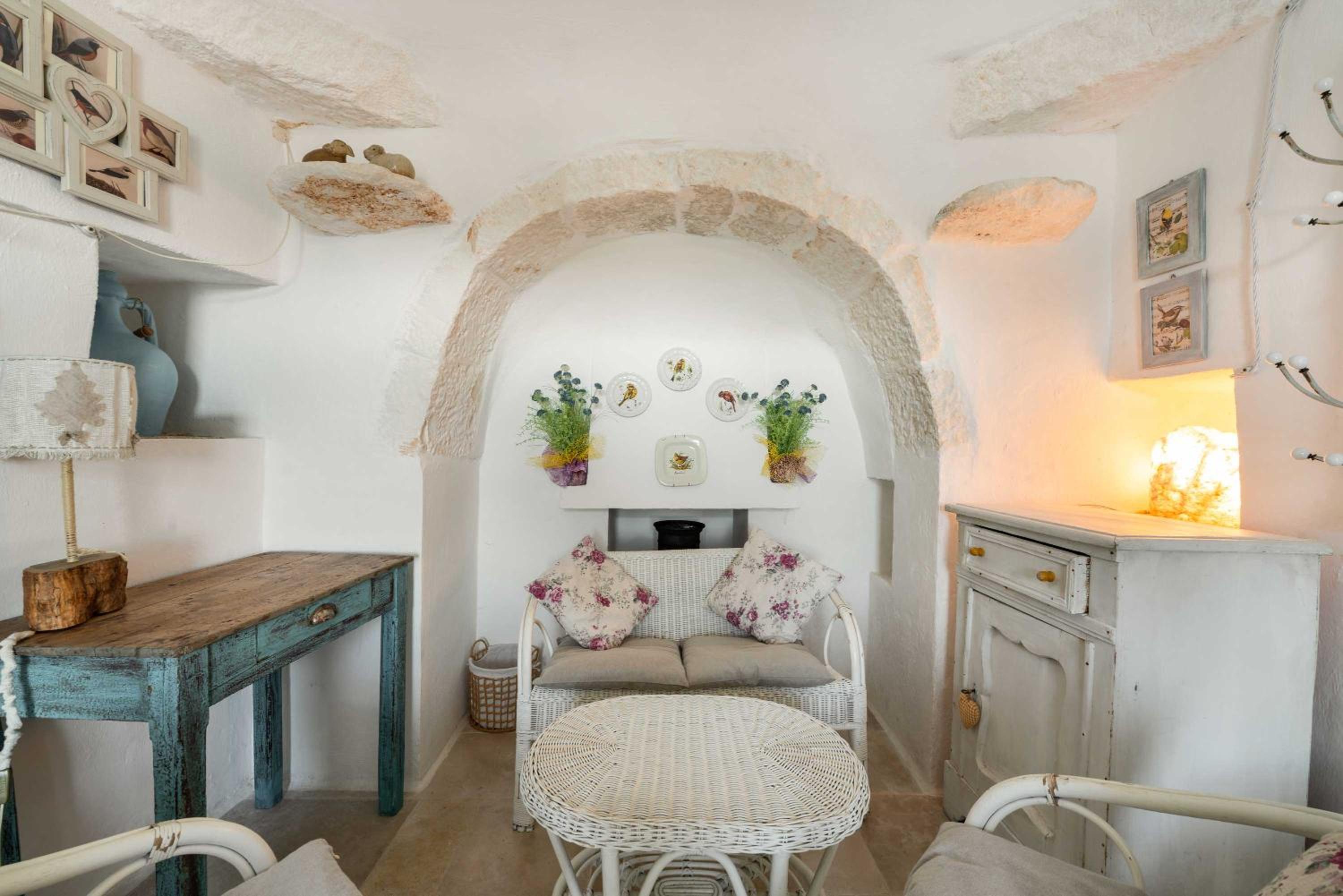 Trullo Bello Sguardo by Perle di Puglia