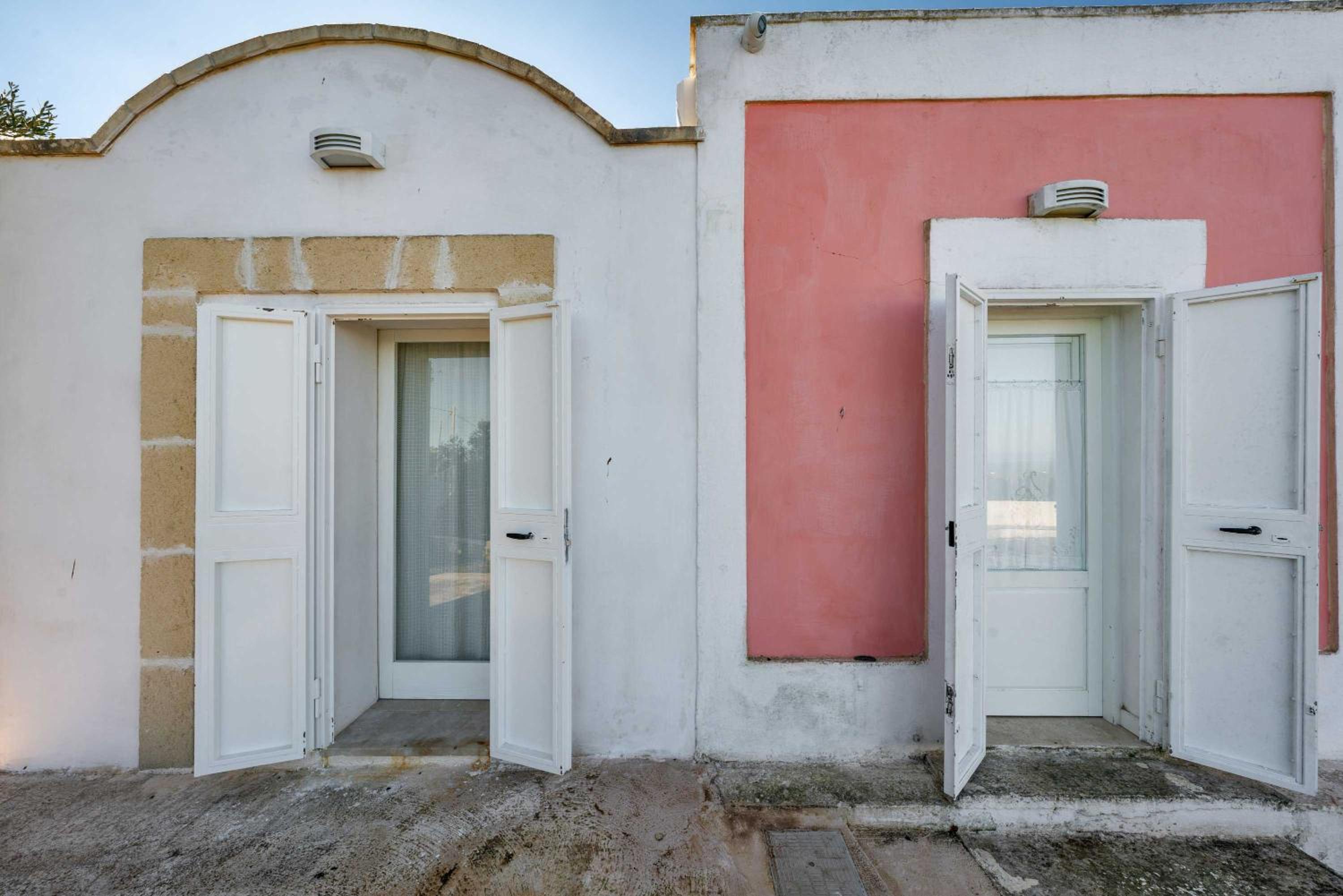 Trullo Bello Sguardo by Perle di Puglia