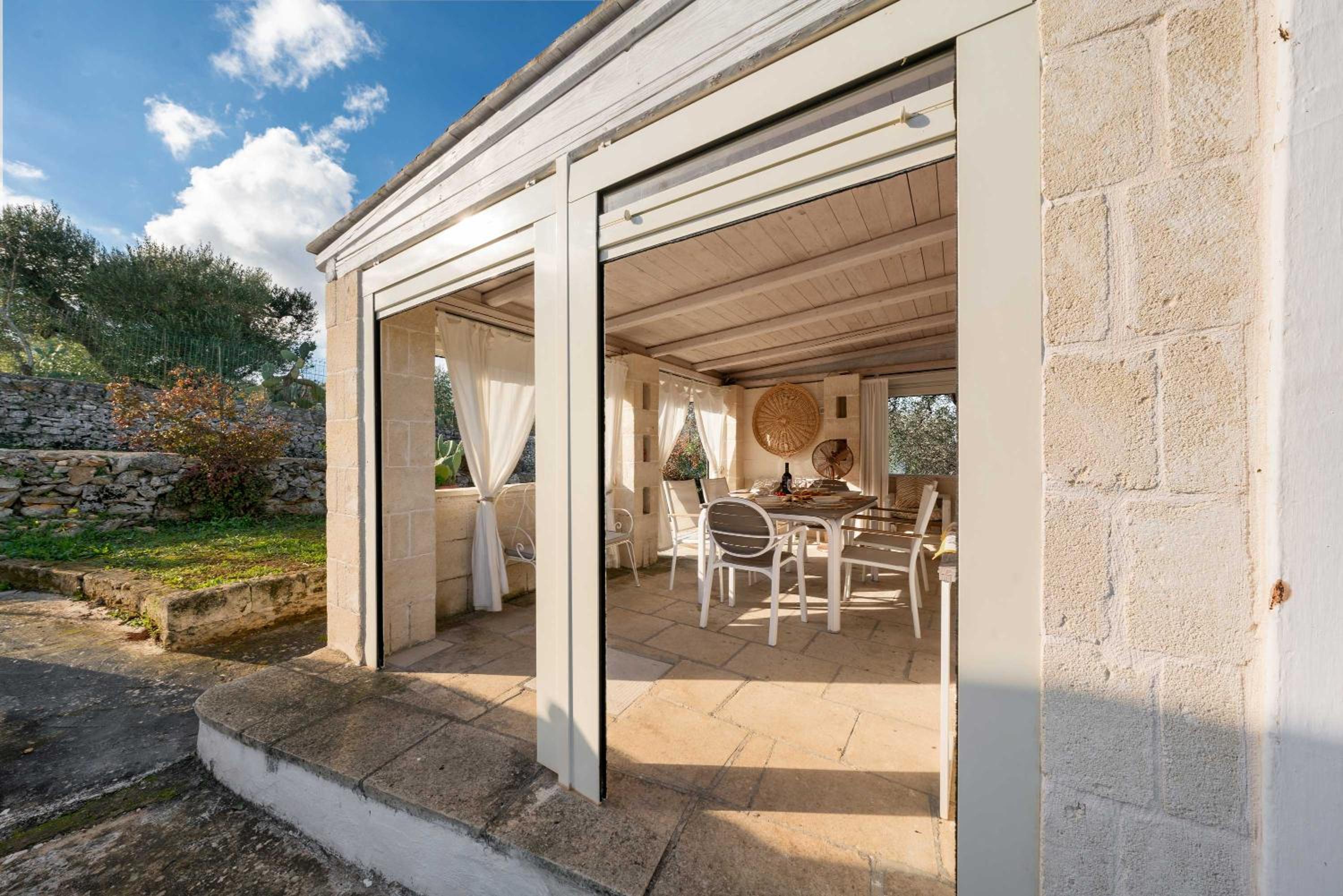 Trullo Bello Sguardo by Perle di Puglia