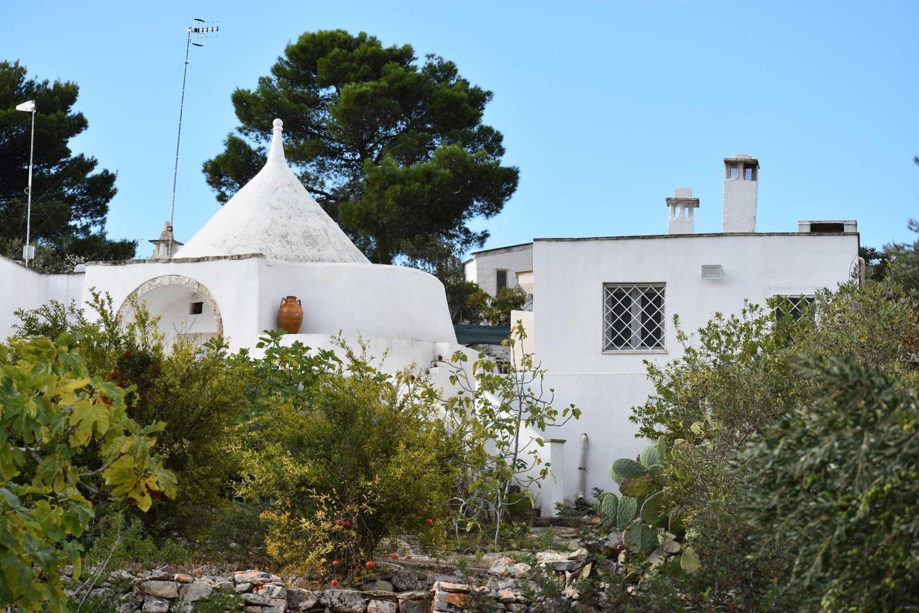 Trullo Bello Sguardo by Perle di Puglia