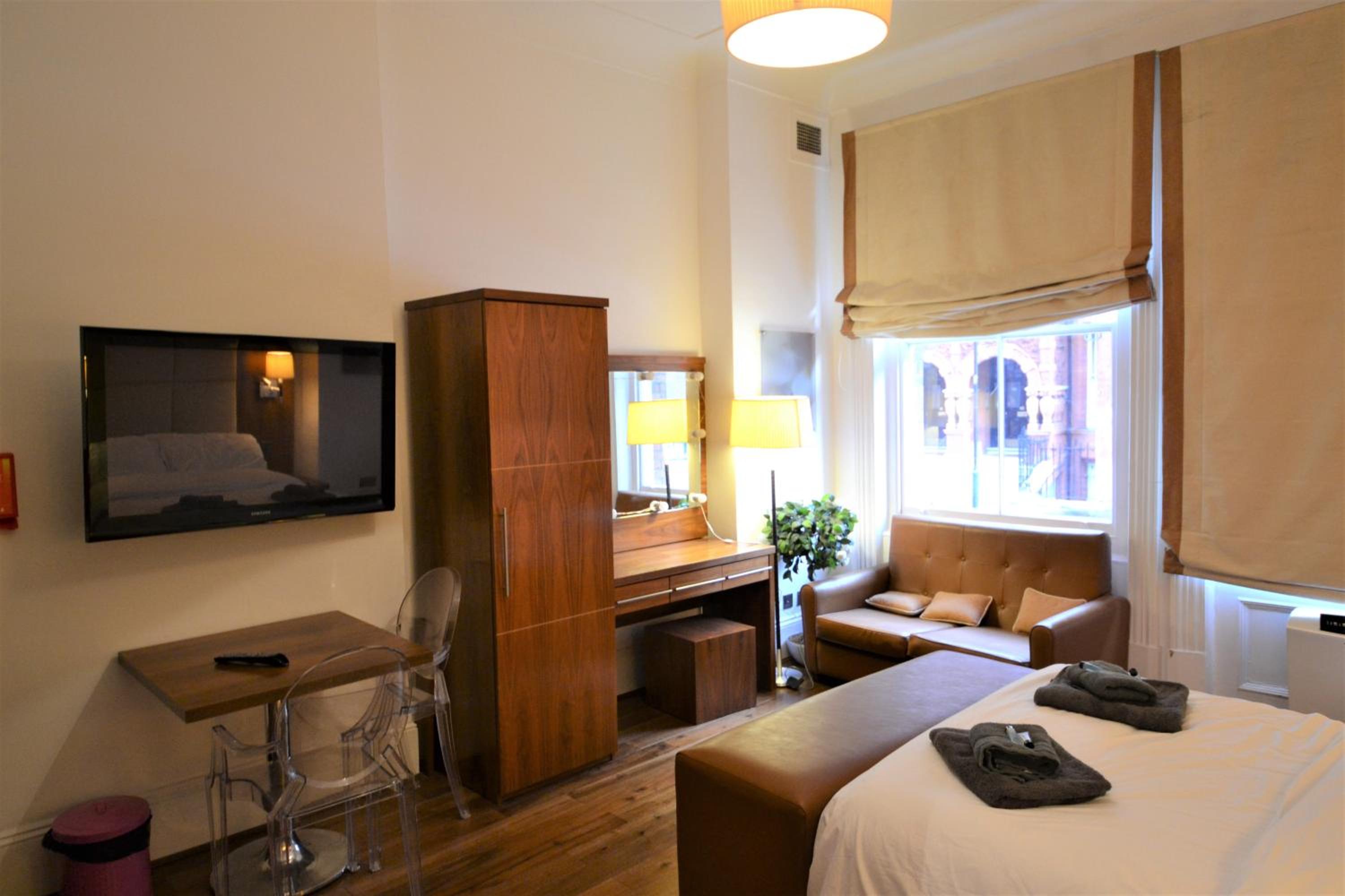 Chelsea Classic Apartments