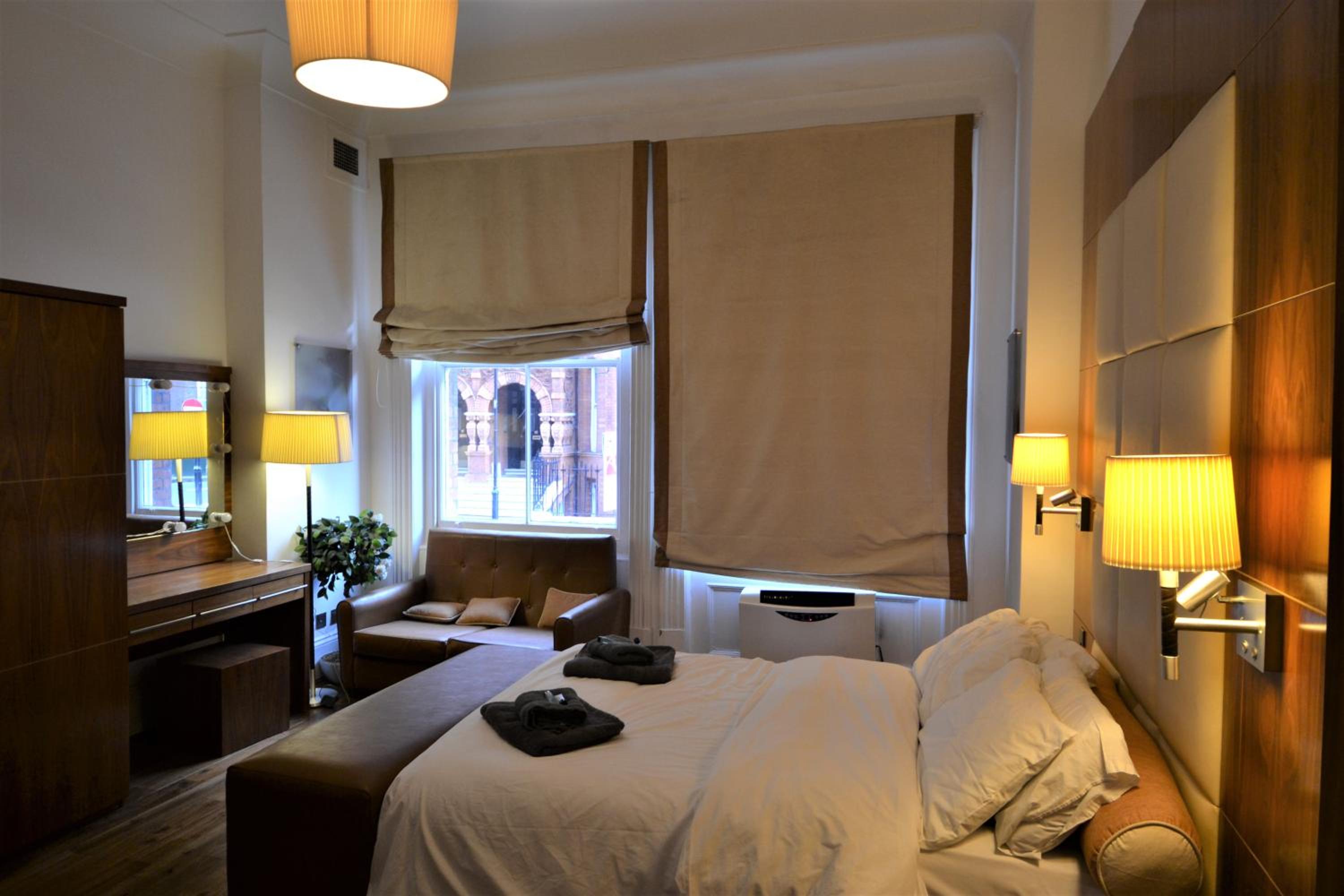 Chelsea Classic Apartments