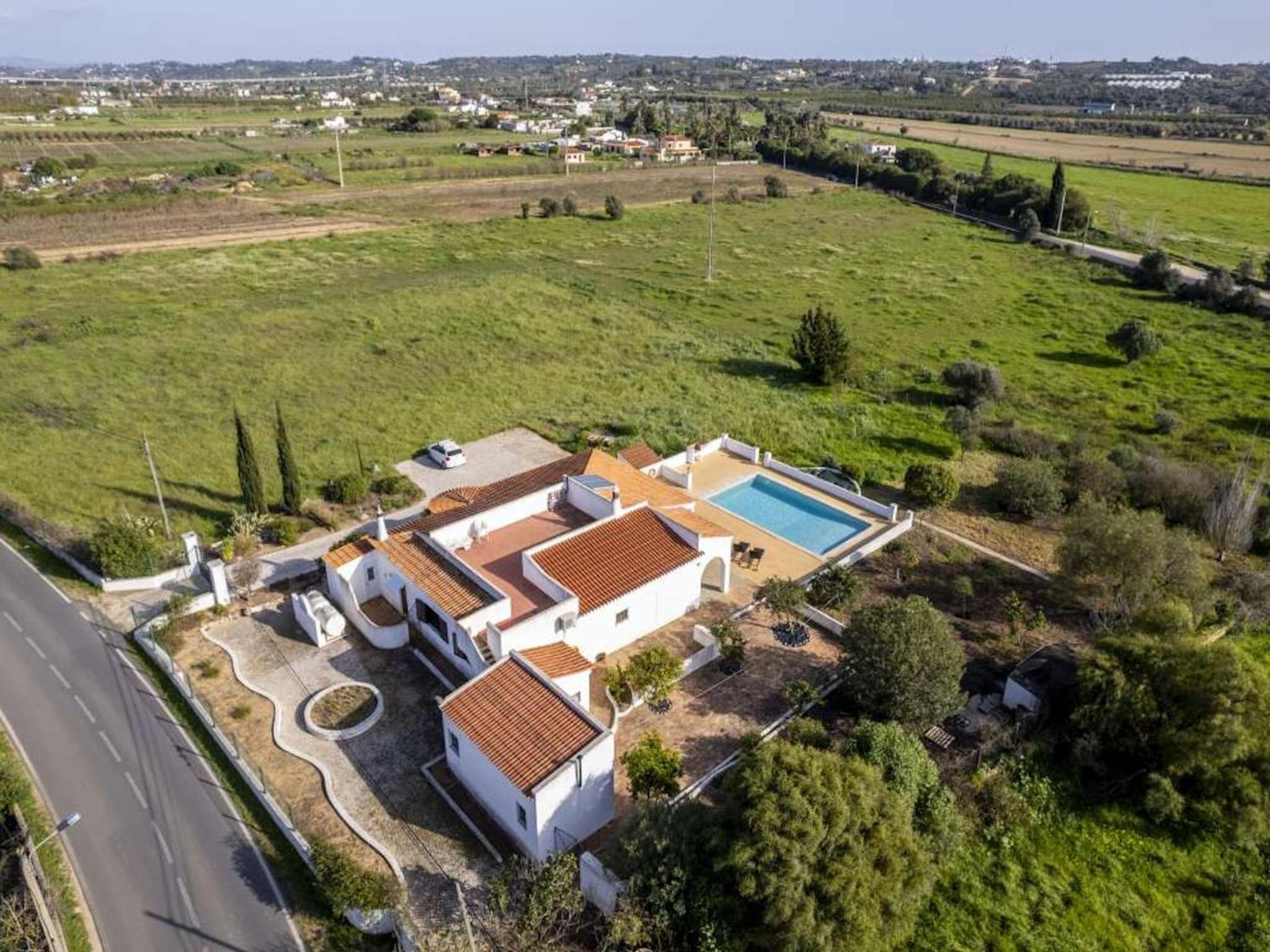 Secluded Carvoeiro Villa 3 Bedrooms Villa Urzais Modern Interiors view 2