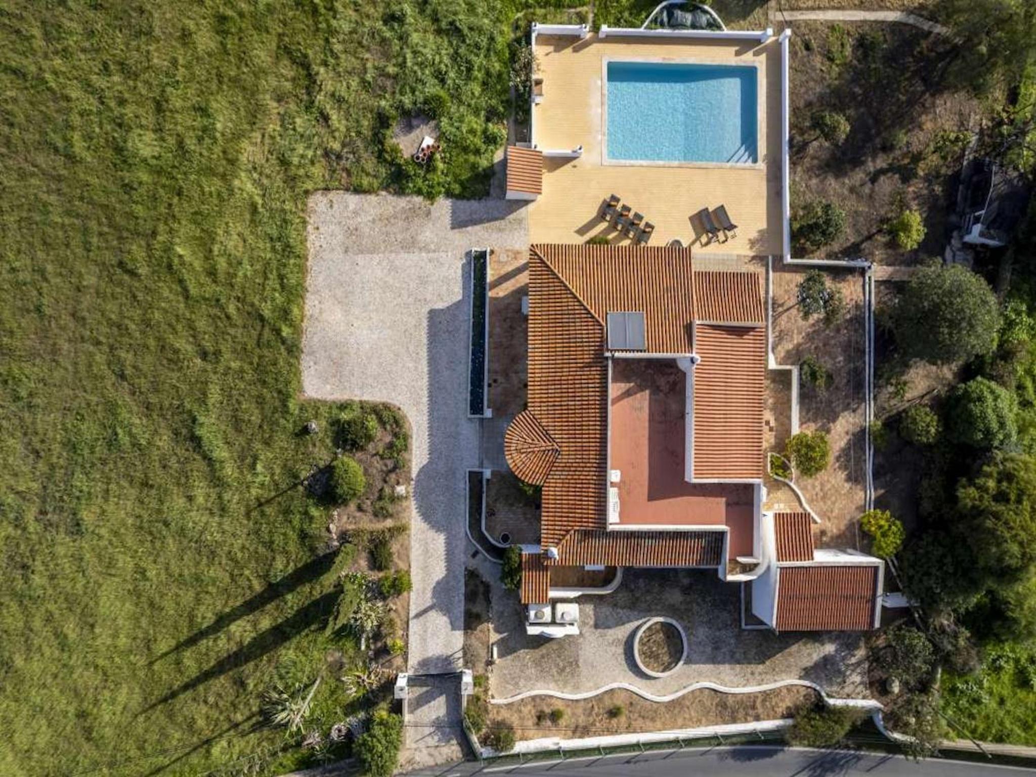 Secluded Carvoeiro Villa 3 Bedrooms Villa Urzais Modern Interiors view 3