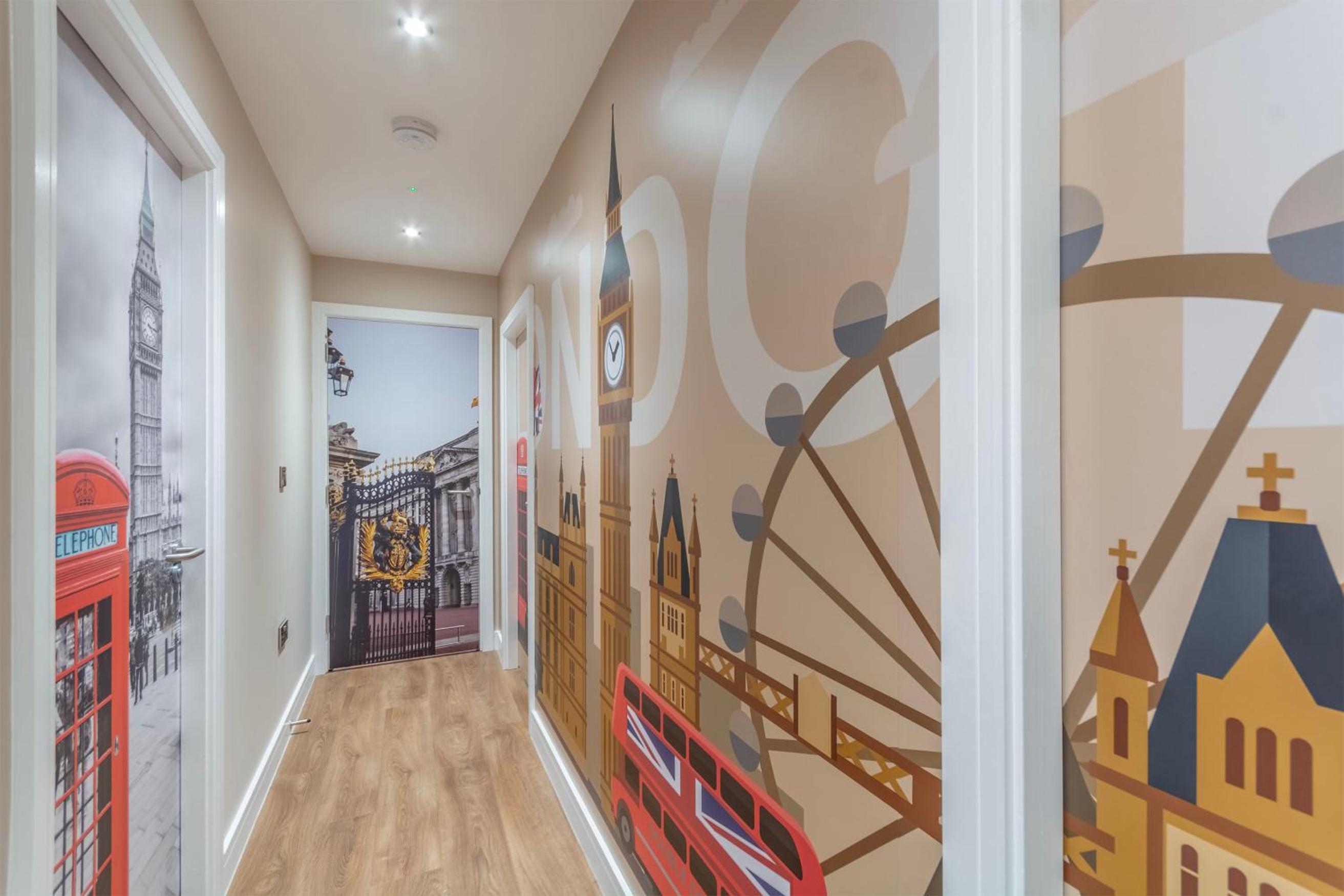 The Old School House - Luxury Themed Apartments view 2
