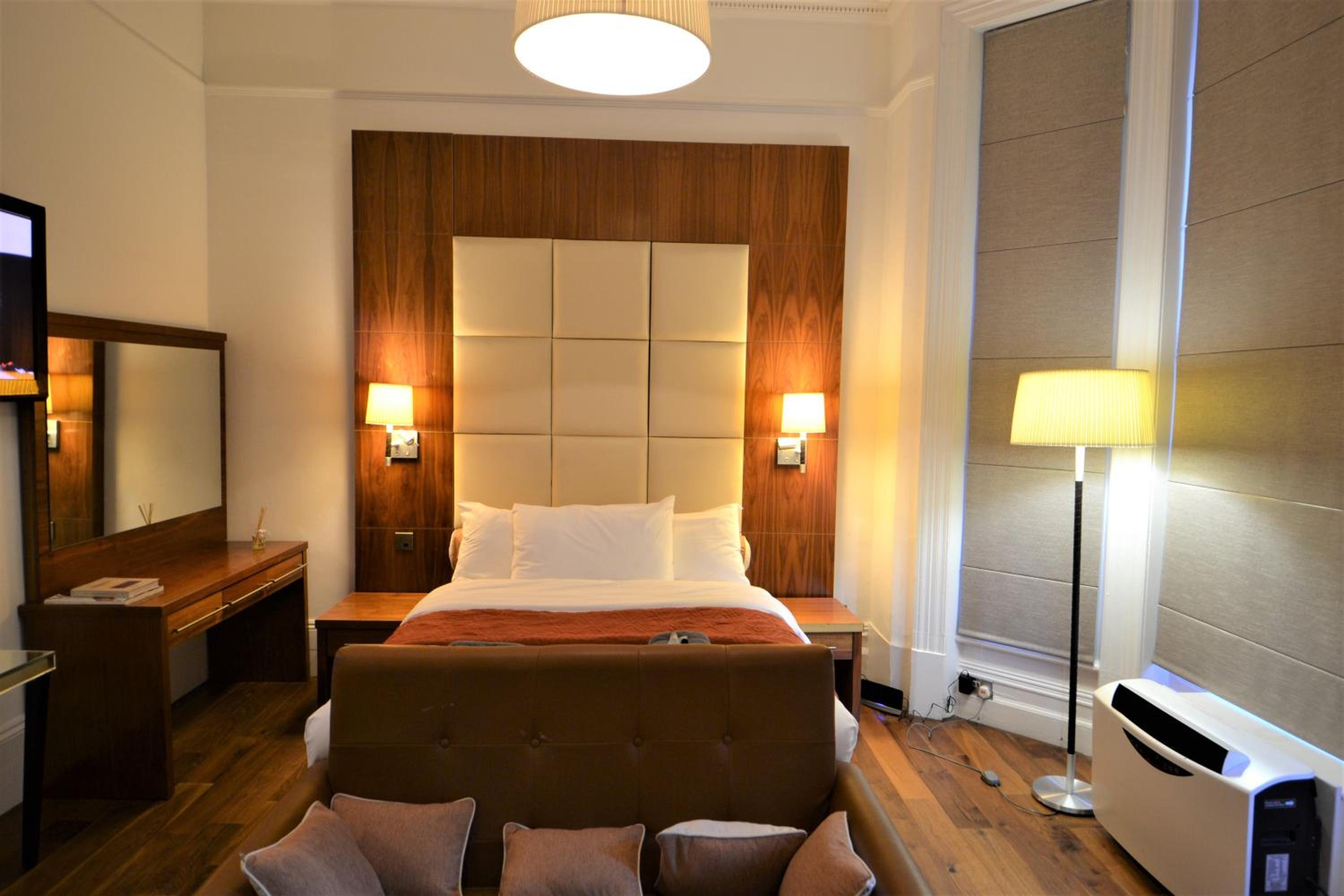Chelsea Classic Apartments