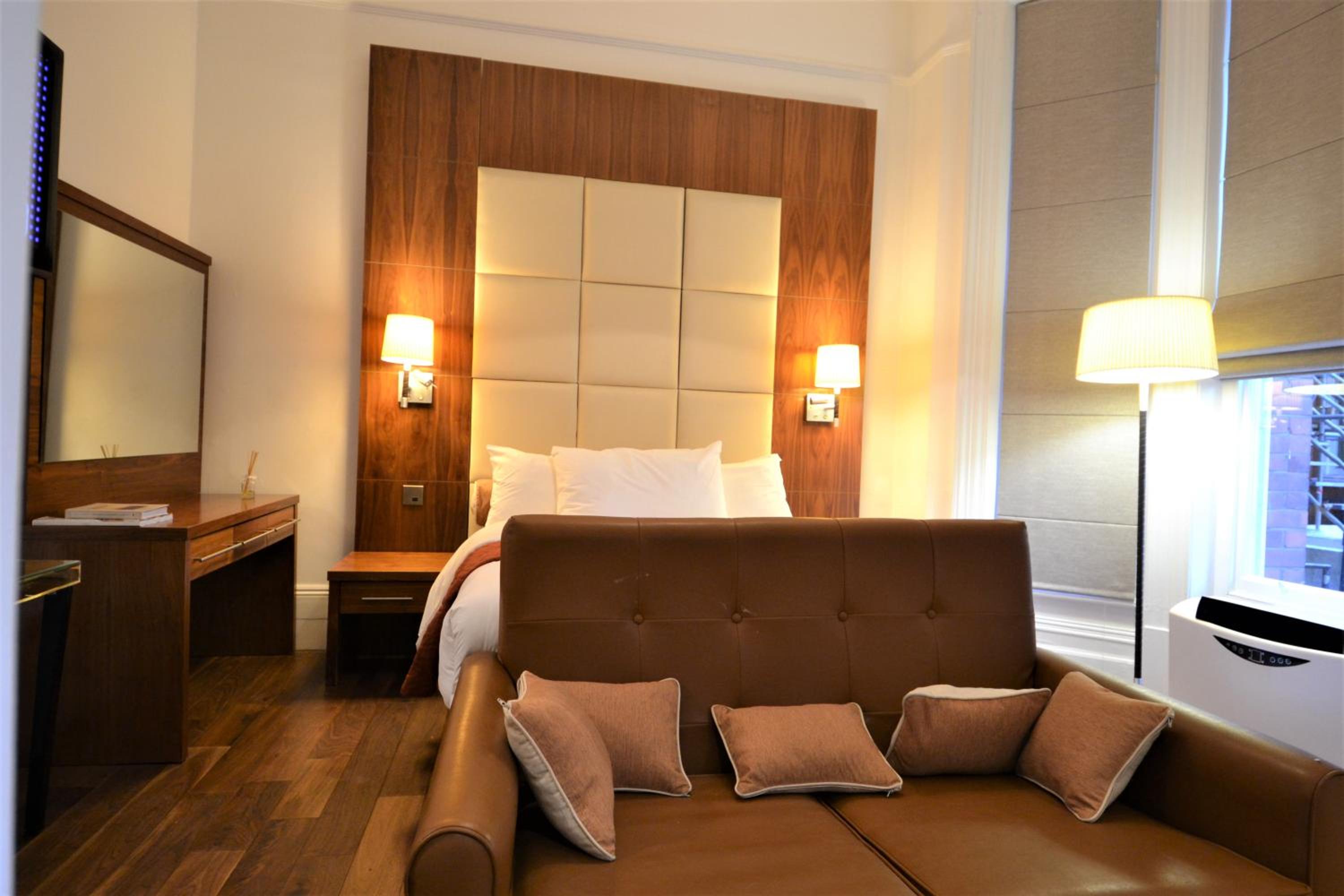 Chelsea Classic Apartments