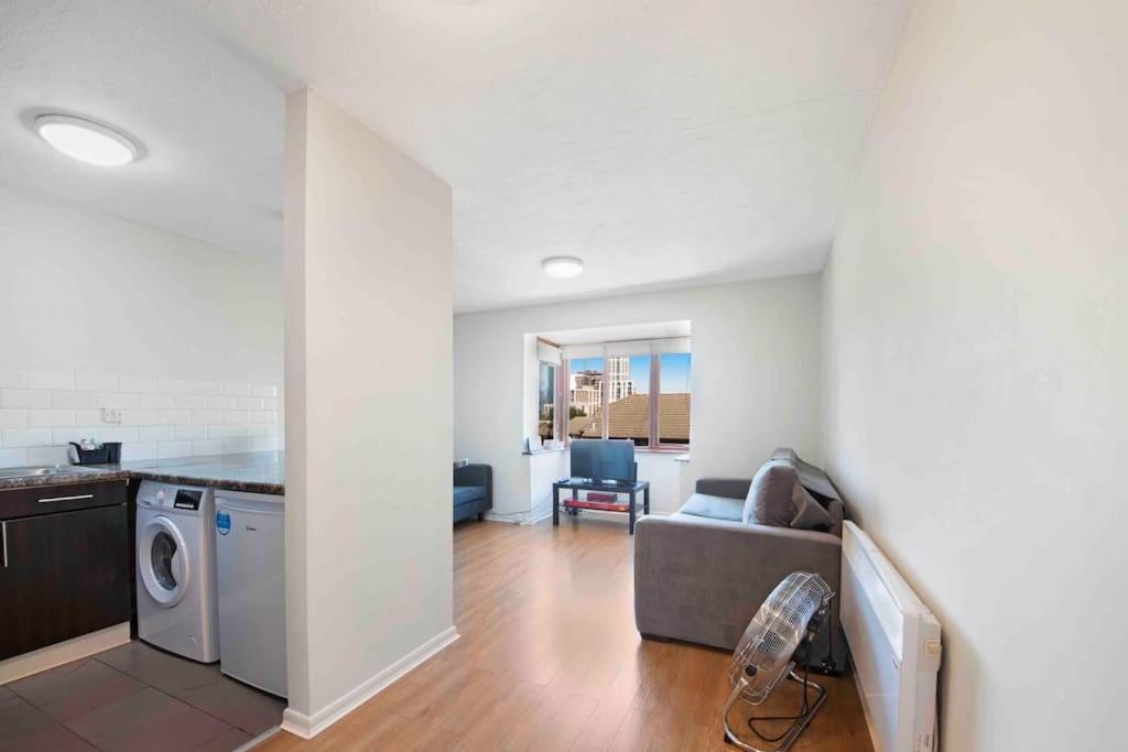 Cotton Avenue Flat Second Floor Sleeps 4