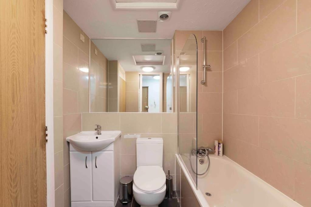 Cotton Avenue Flat Second Floor Sleeps 4
