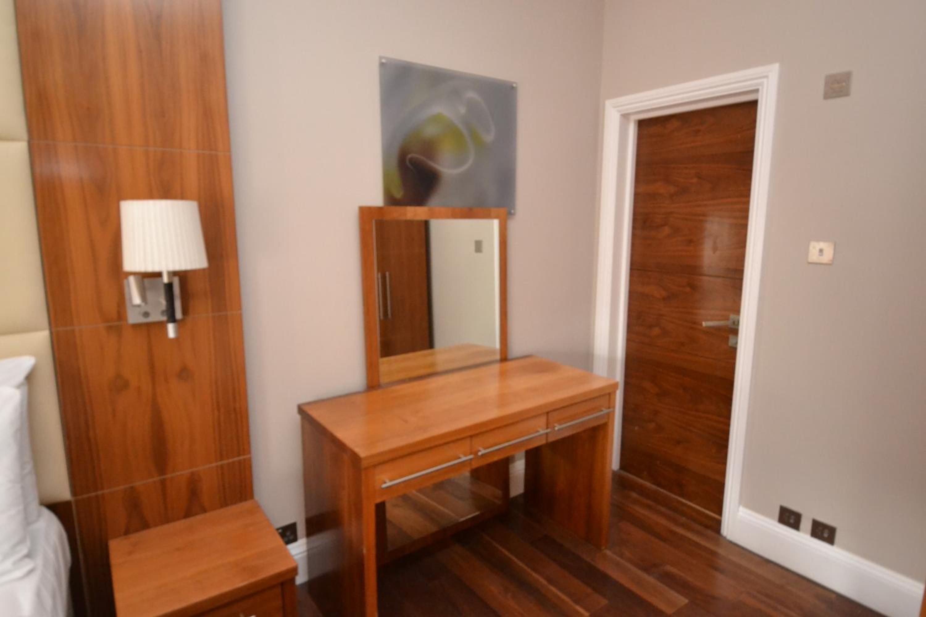 Chelsea Classic Apartments