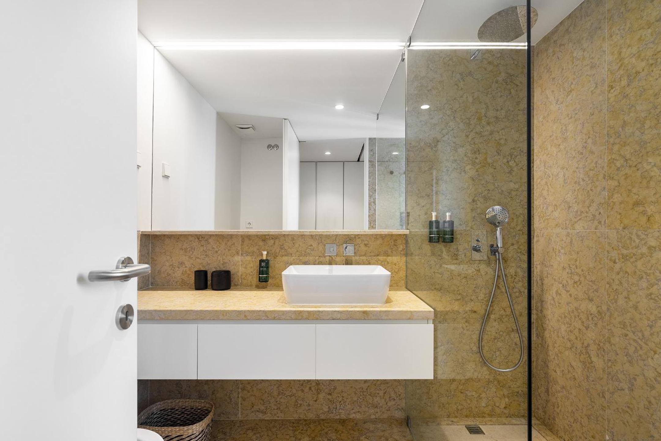 Photo 34
