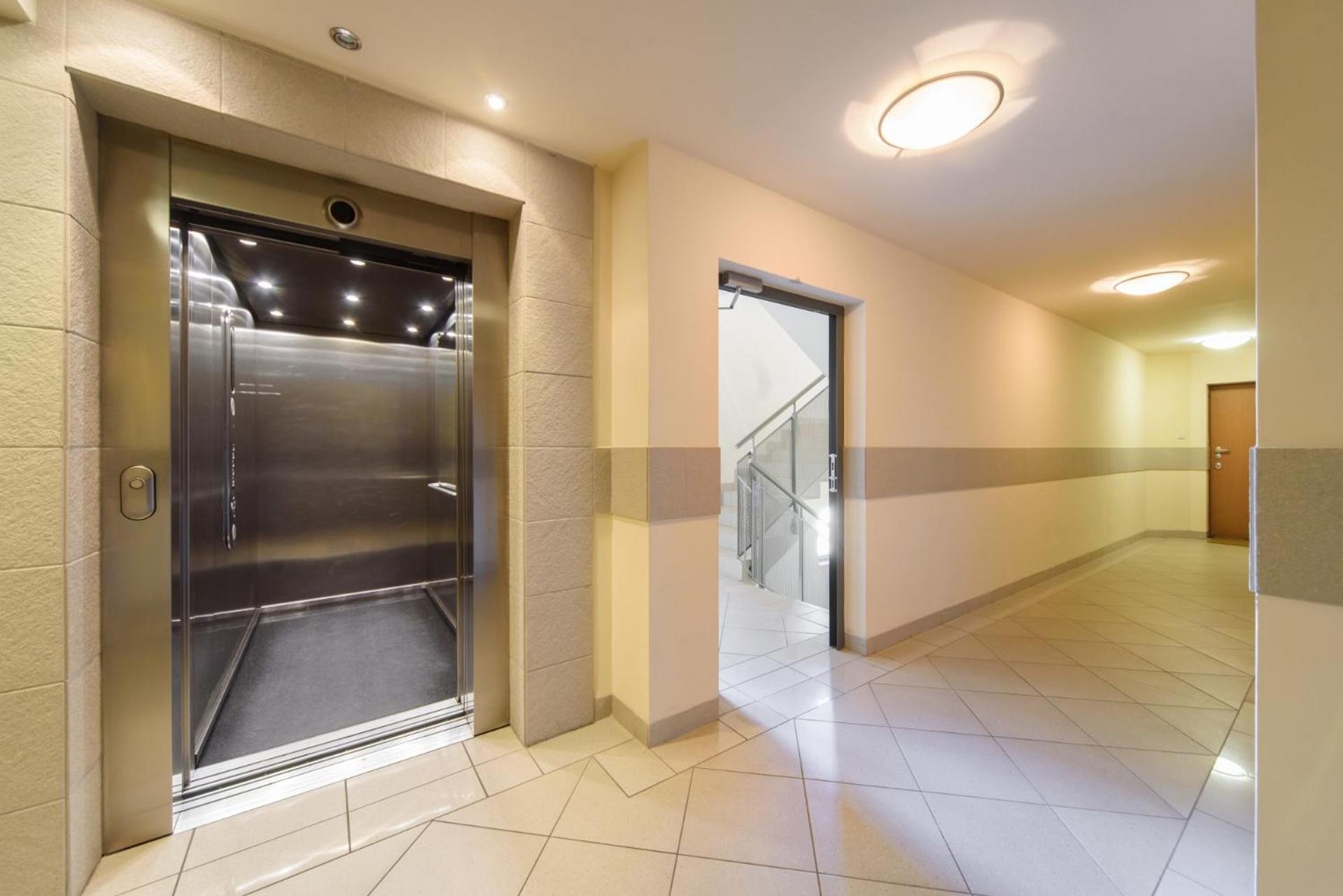 Elegancki apartament od dziedzińca, 60m2, parking, Rynek 700 m