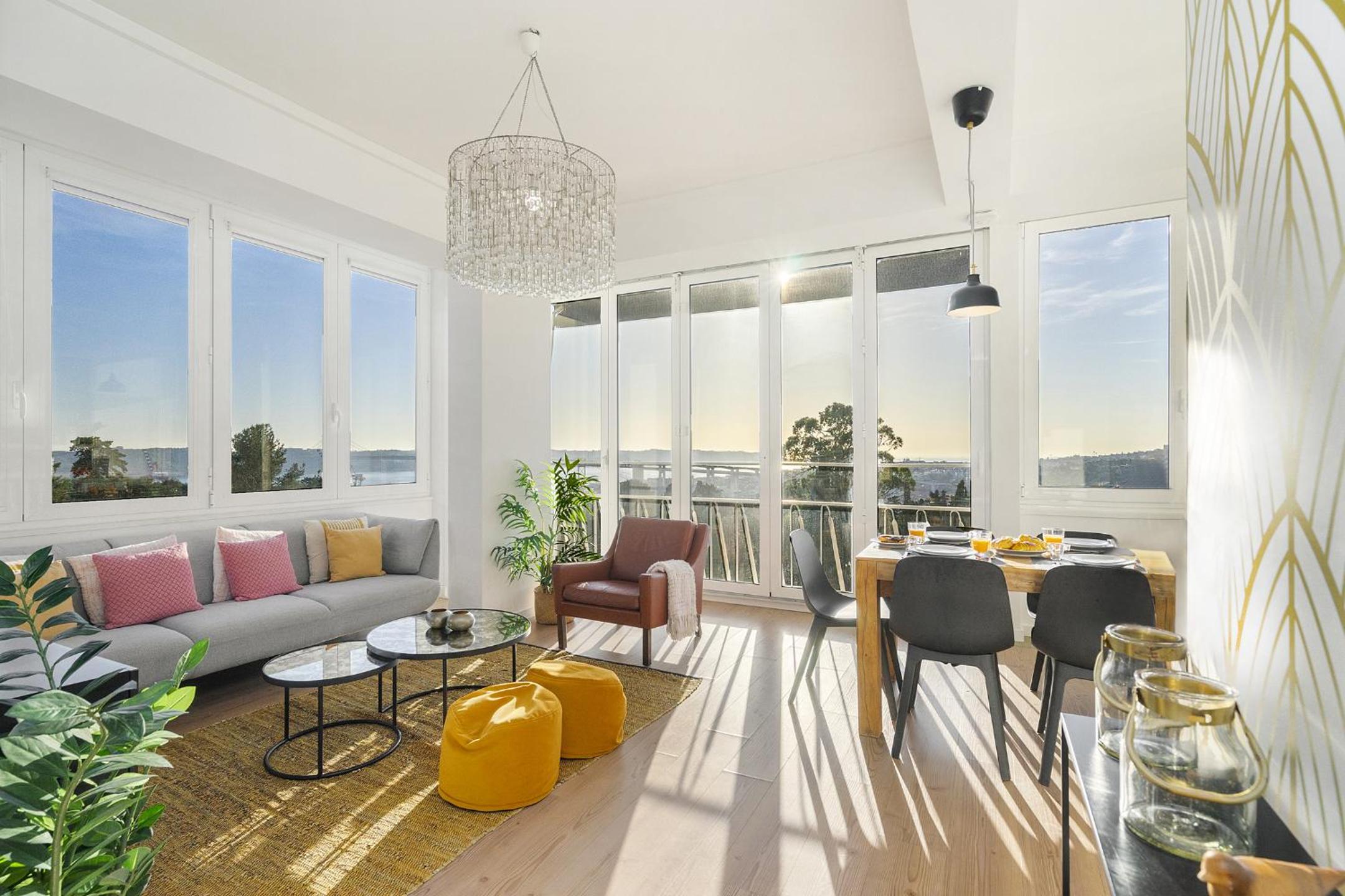 WHome | 270º Panoramic View Premium Apartment view 3