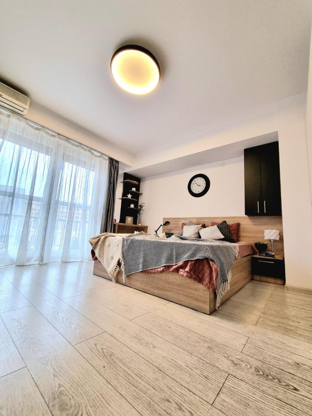 Studio Central Exer I view 3