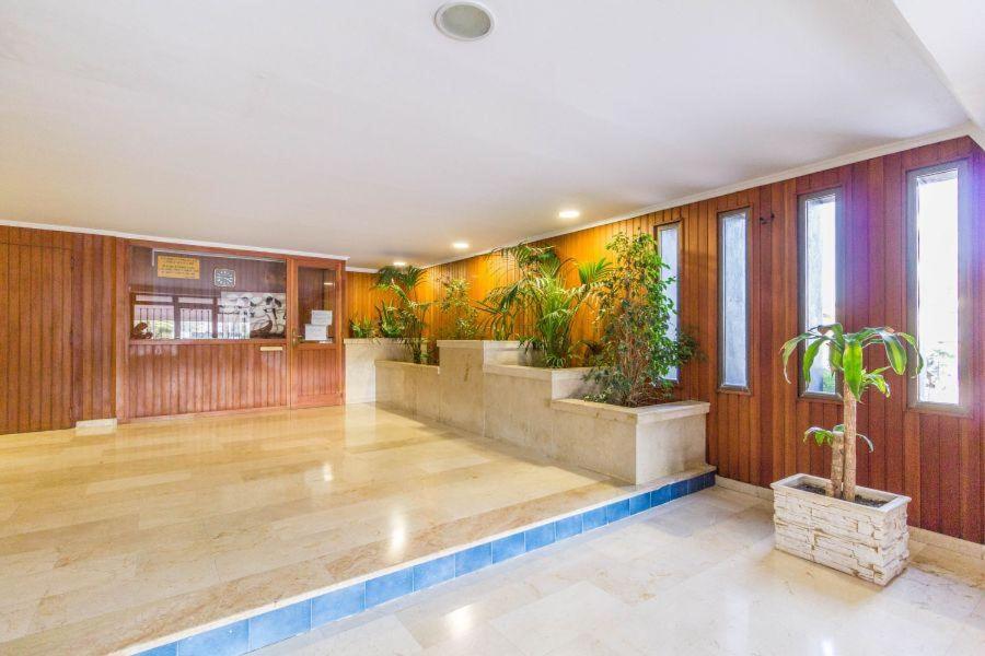 Apartamento en complejo residencial con piscina y garaje a 100m del mar view 5