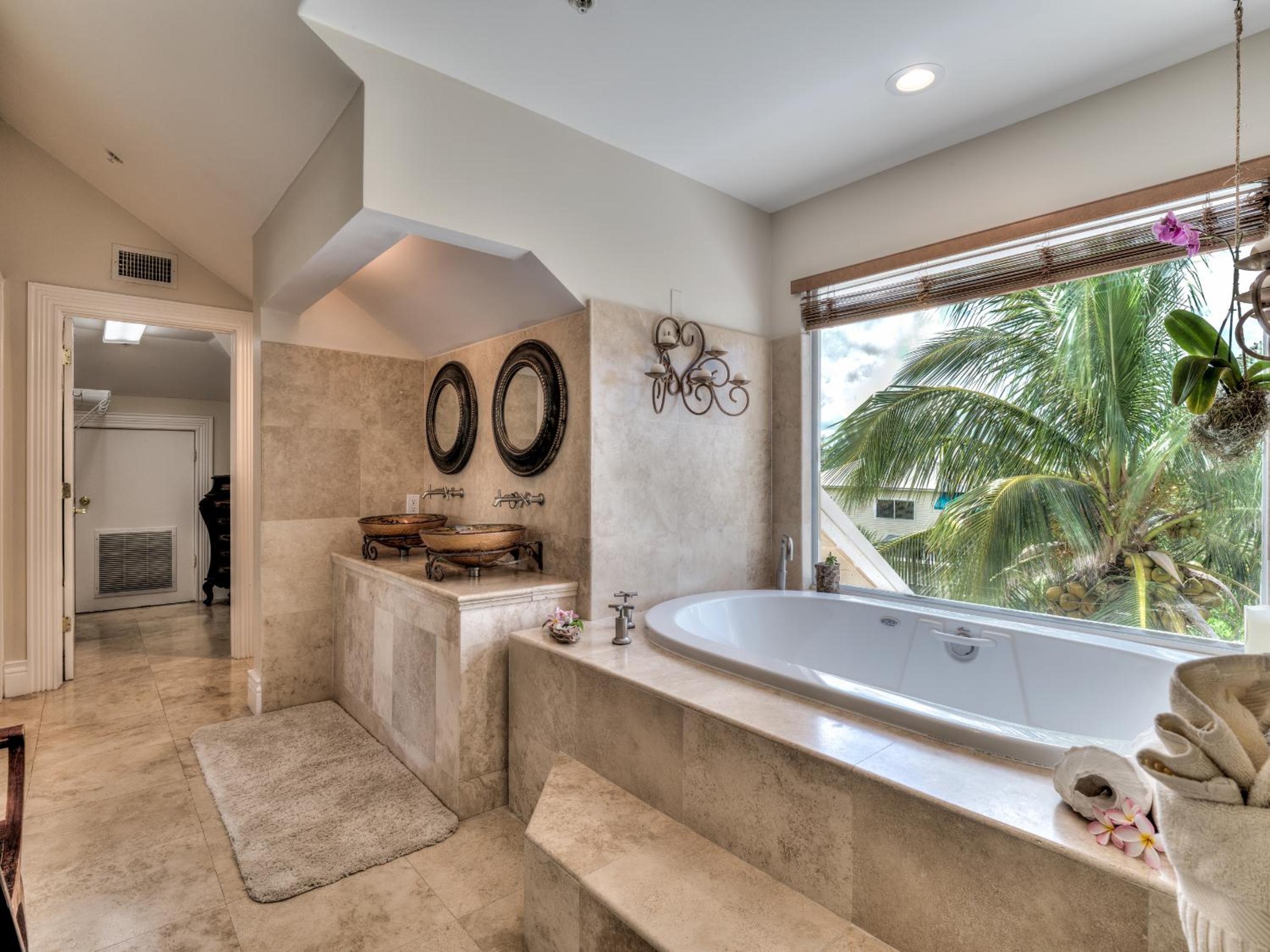 Sol Mar-Oceanfront Beachhouse
