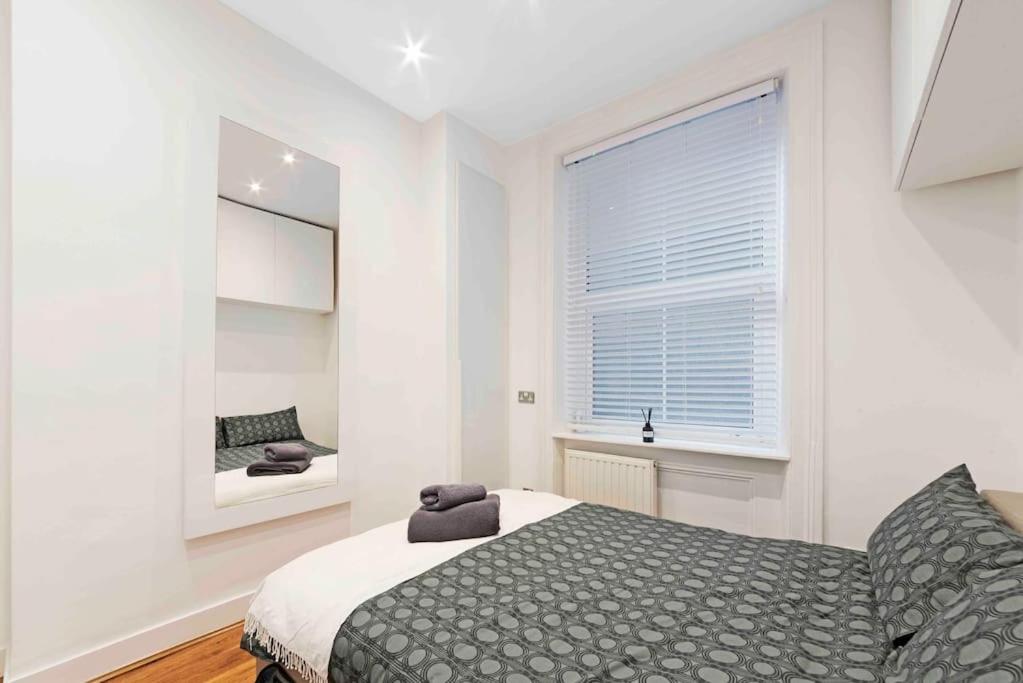 Stylish Fitzrovia one bed W1W Sleeps 4
