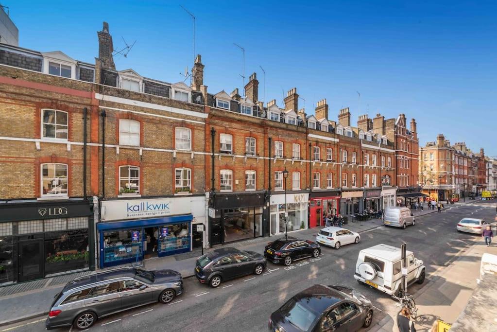 Stylish Fitzrovia one bed W1W Sleeps 4