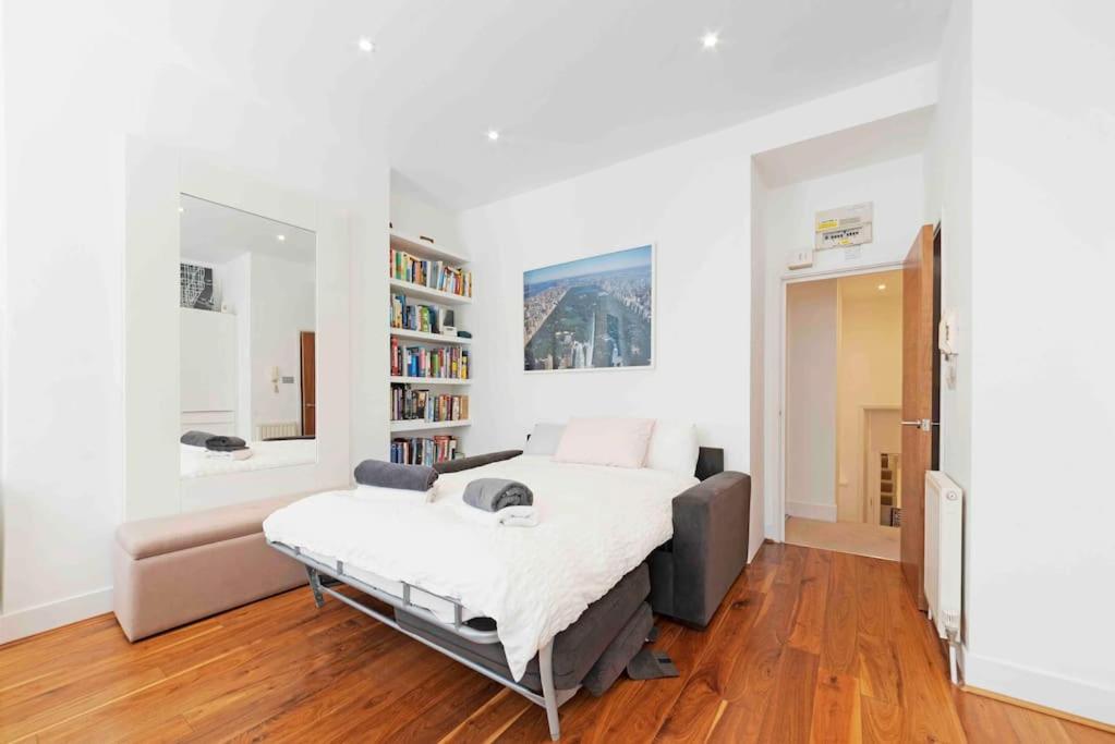Stylish Fitzrovia one bed W1W Sleeps 4