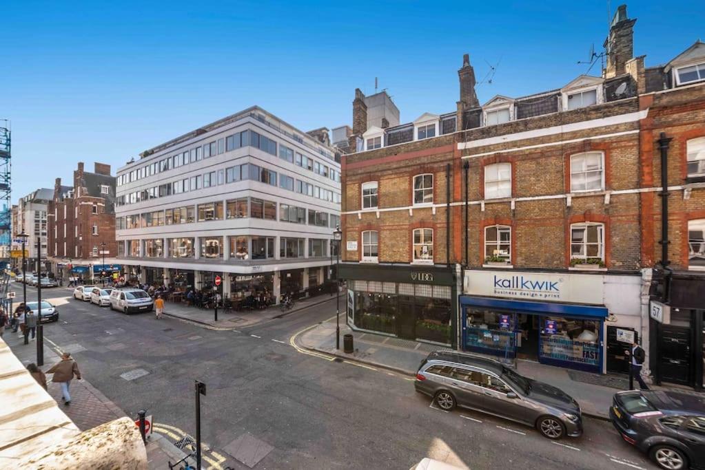Stylish Fitzrovia one bed W1W Sleeps 4