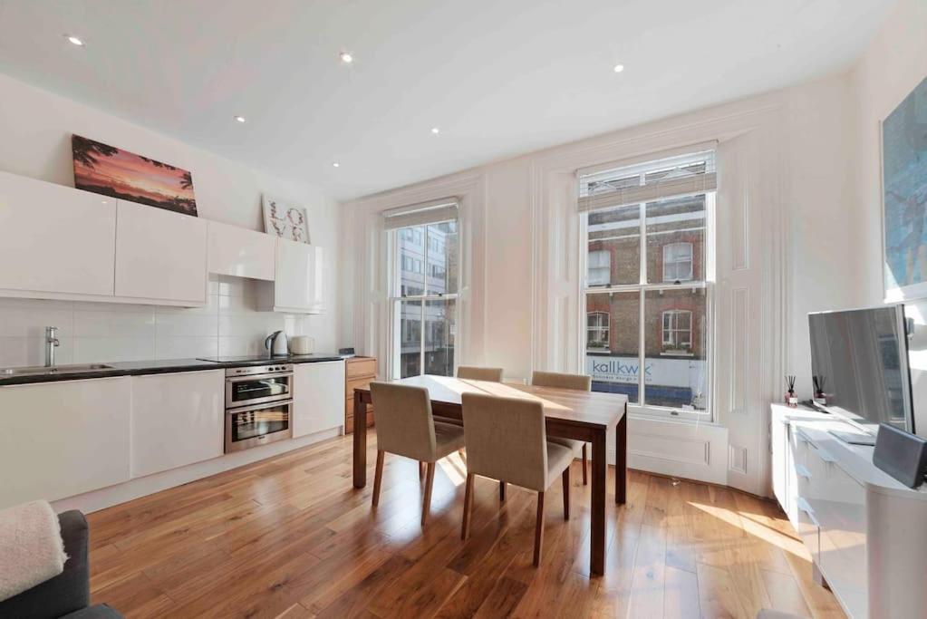 Stylish Fitzrovia one bed W1W Sleeps 4